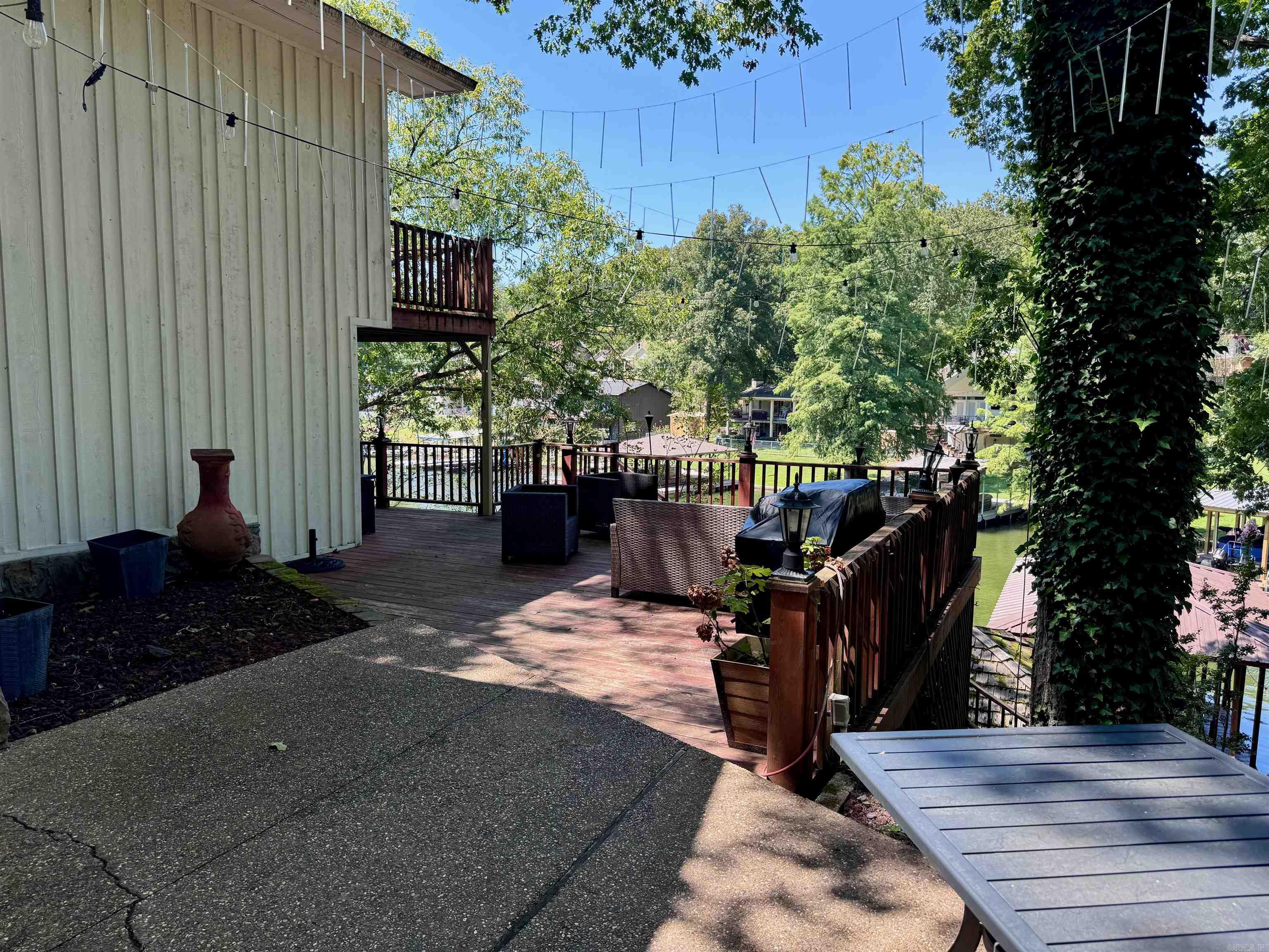 ARROWHEAD LAKE ESTATES - Residential