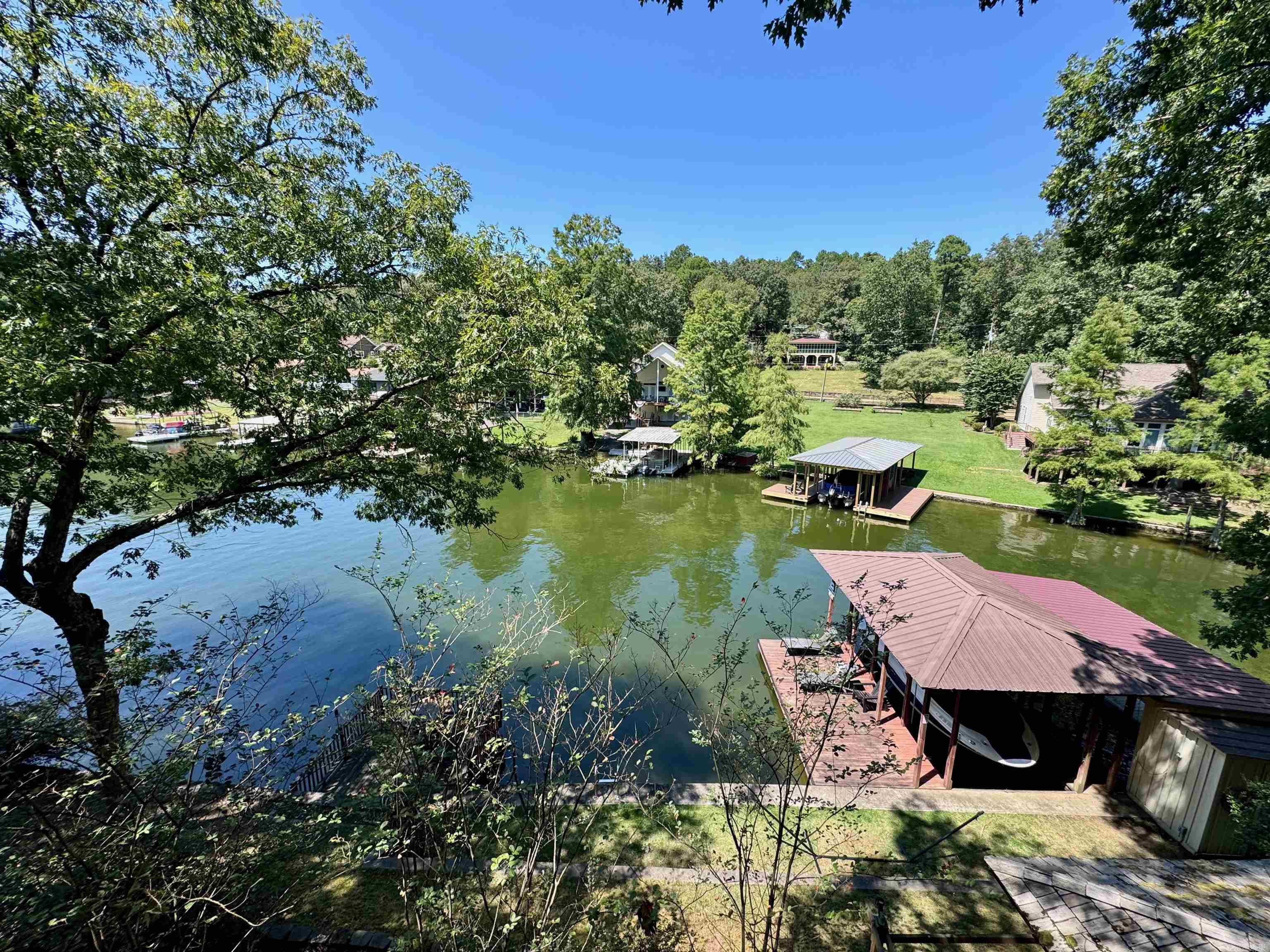 ARROWHEAD LAKE ESTATES - Residential