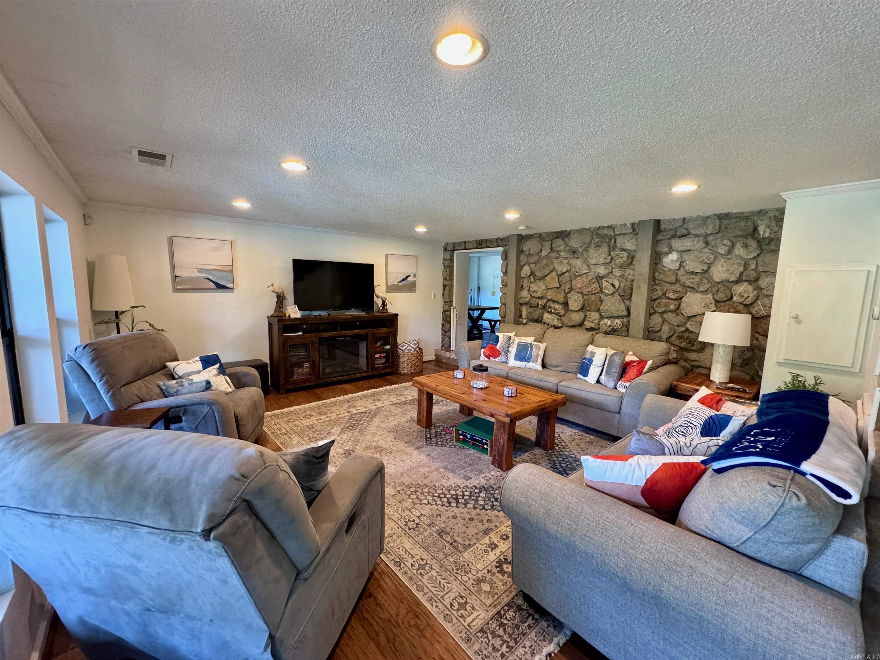 ARROWHEAD LAKE ESTATES - Residential