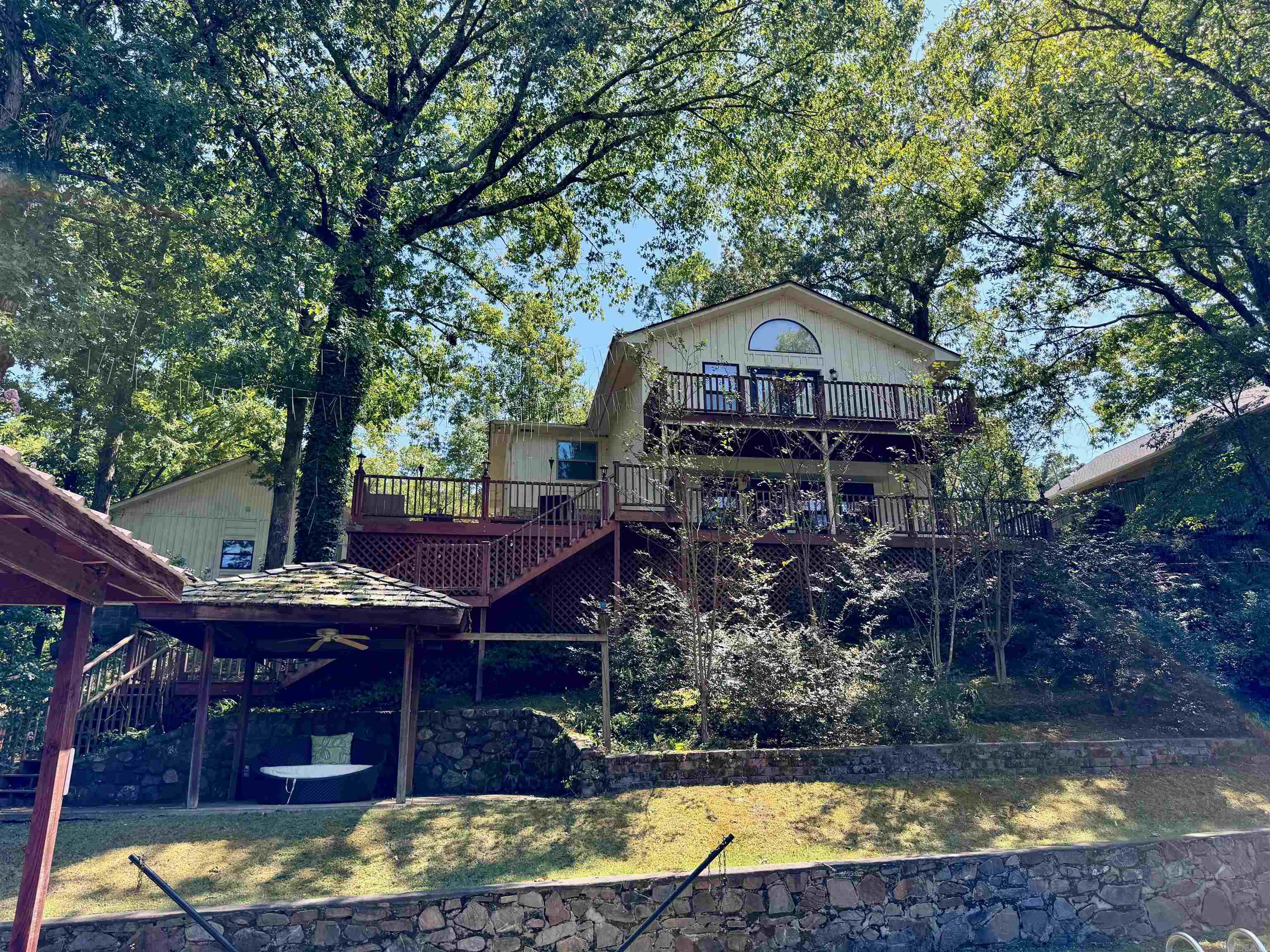 ARROWHEAD LAKE ESTATES - Residential