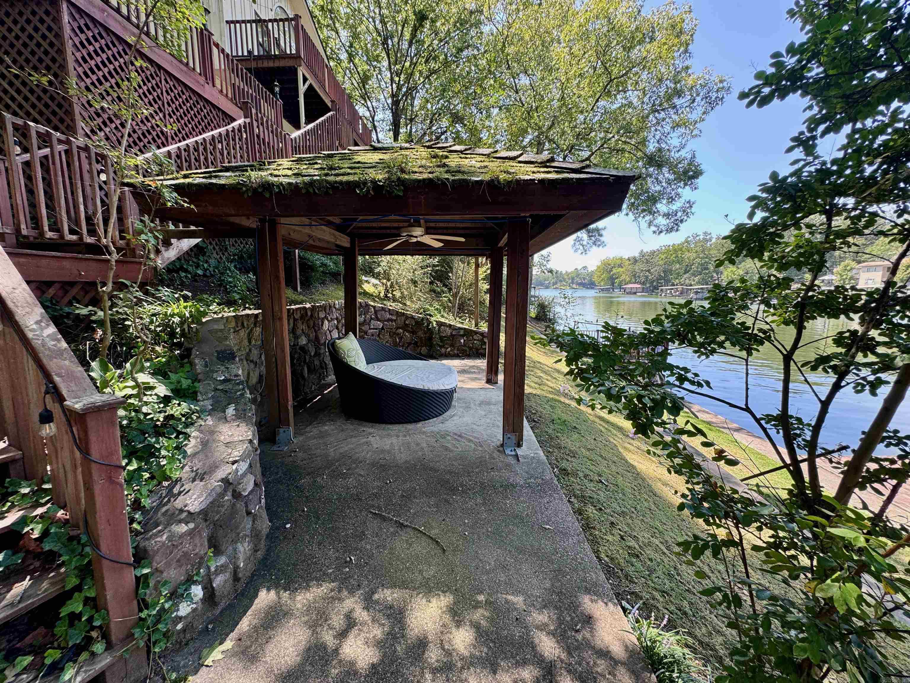 ARROWHEAD LAKE ESTATES - Residential