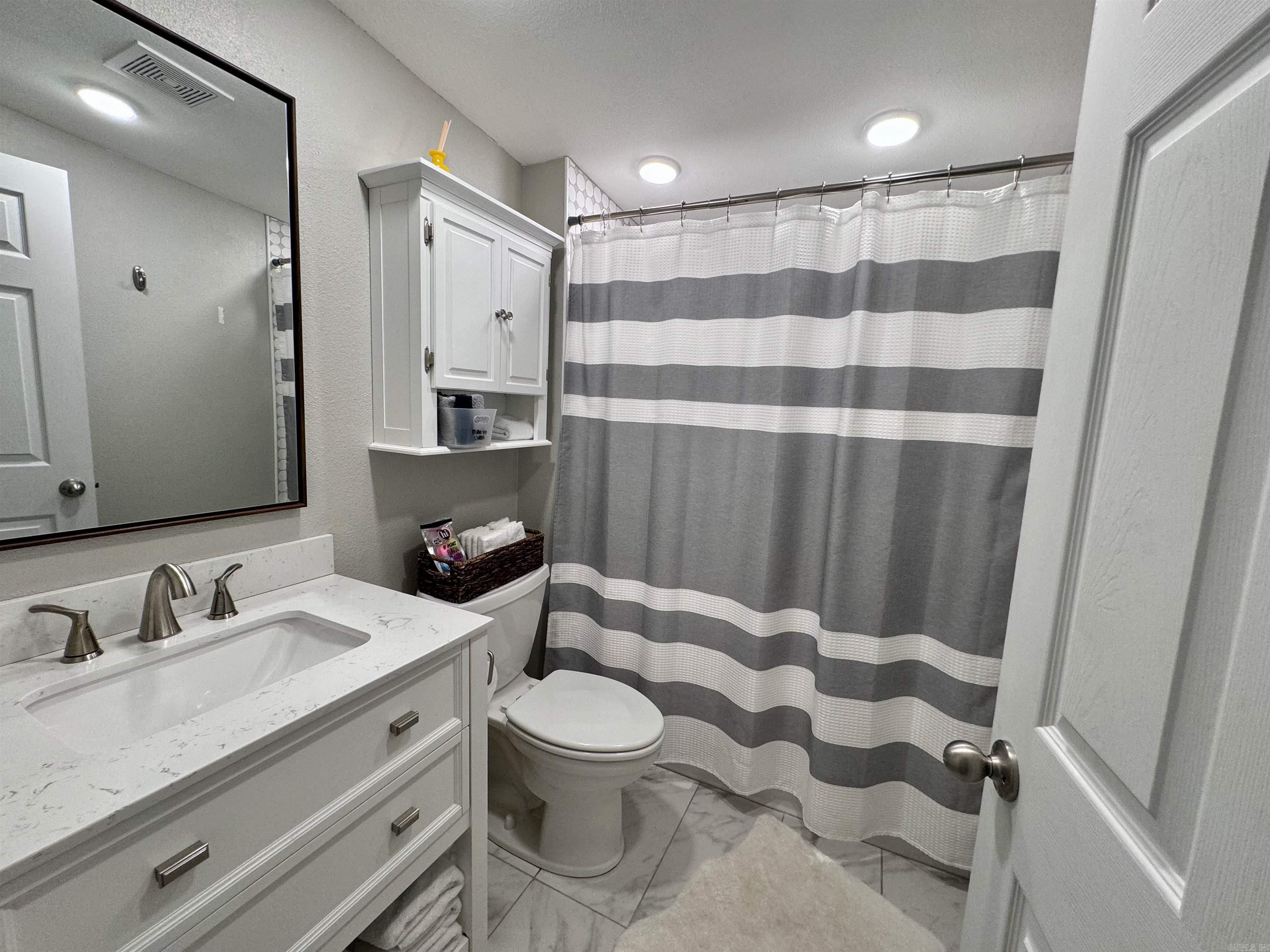 ARROWHEAD LAKE ESTATES - Residential