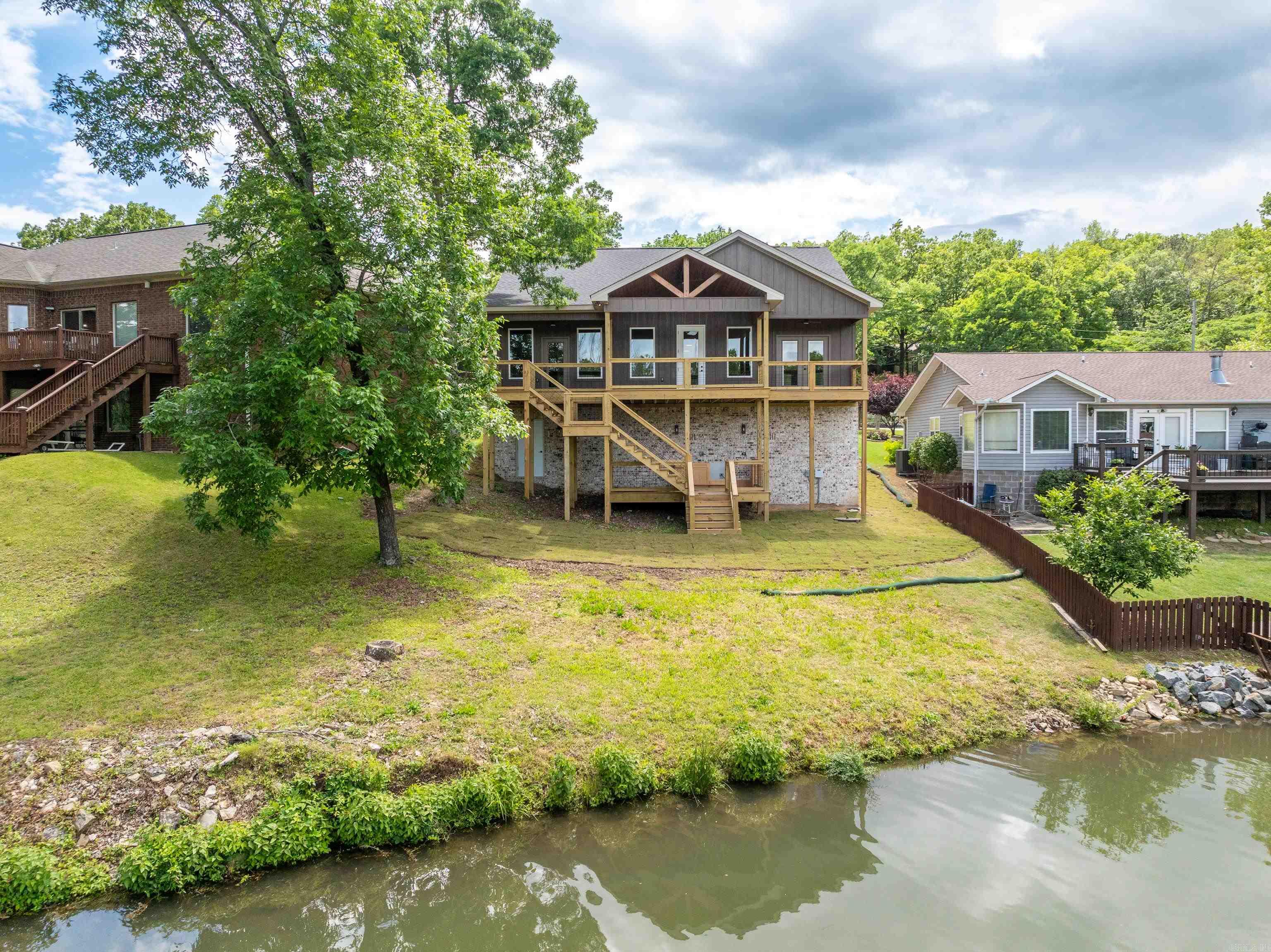 BERROWS, LAKE HAMILTON - Residential