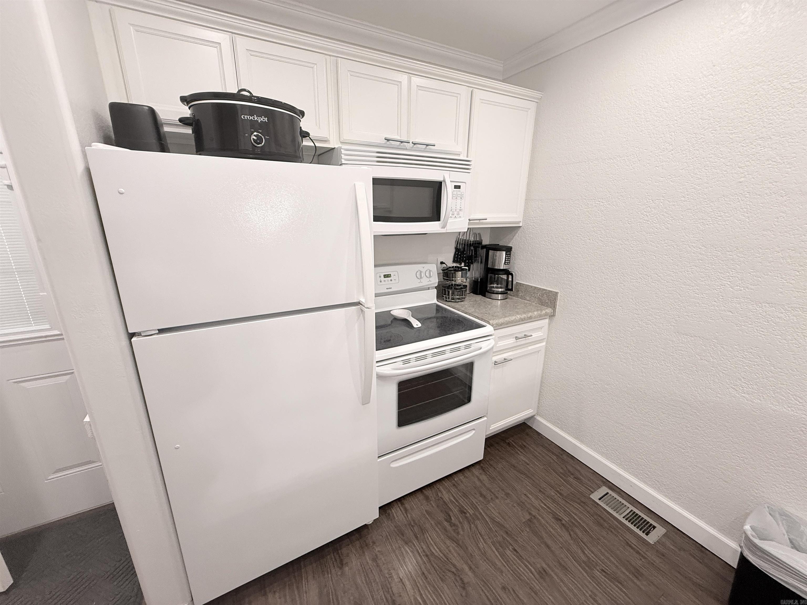 CHELSEA GLADE CONDO - Residential