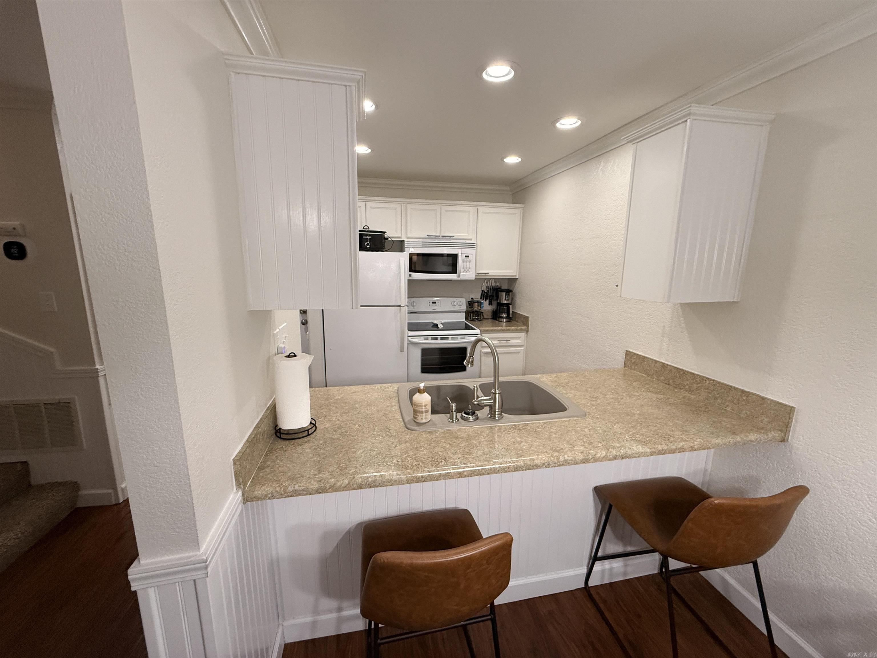 CHELSEA GLADE CONDO - Residential