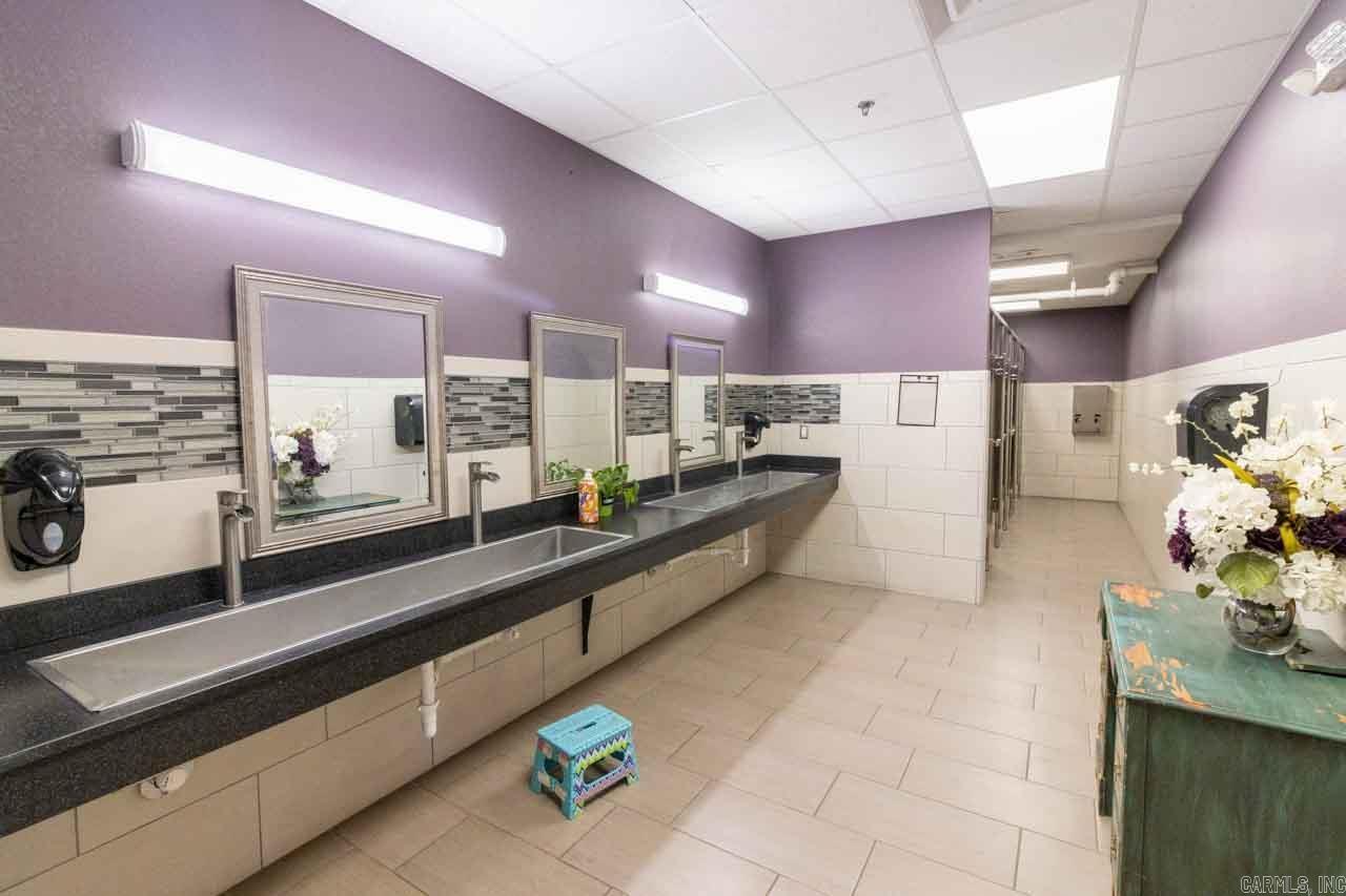 Cabot City Area - Commercial Sale