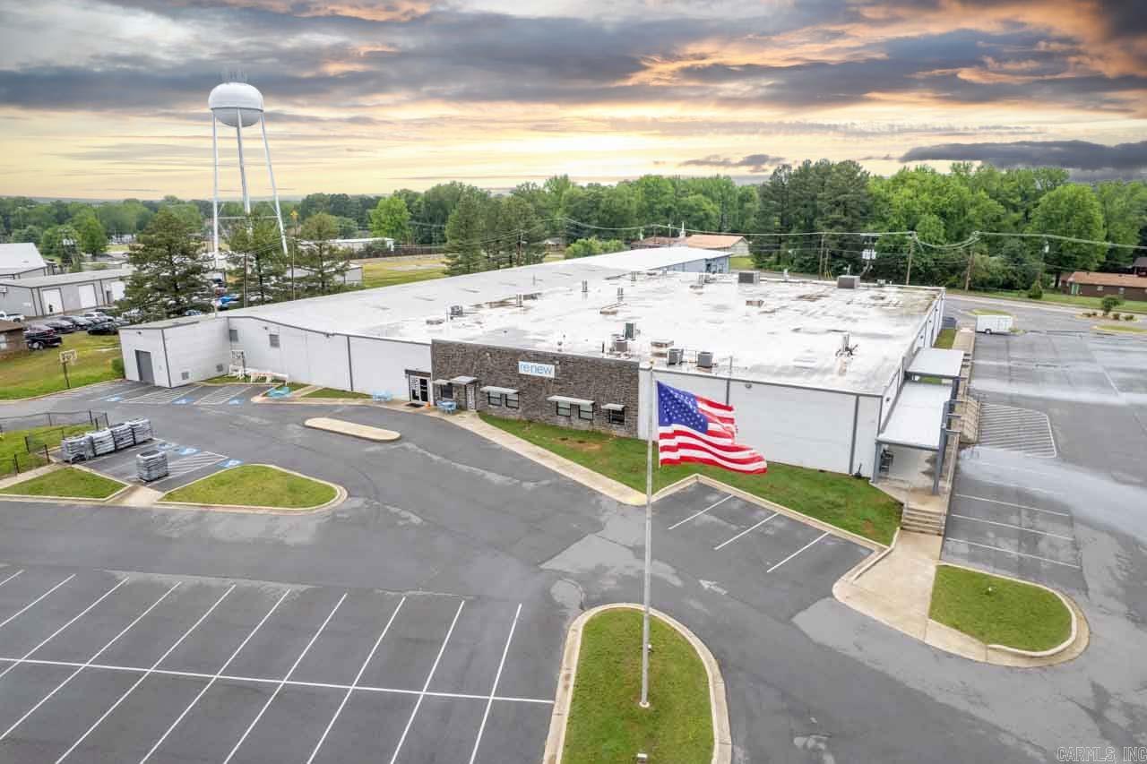 Cabot City Area - Commercial Sale