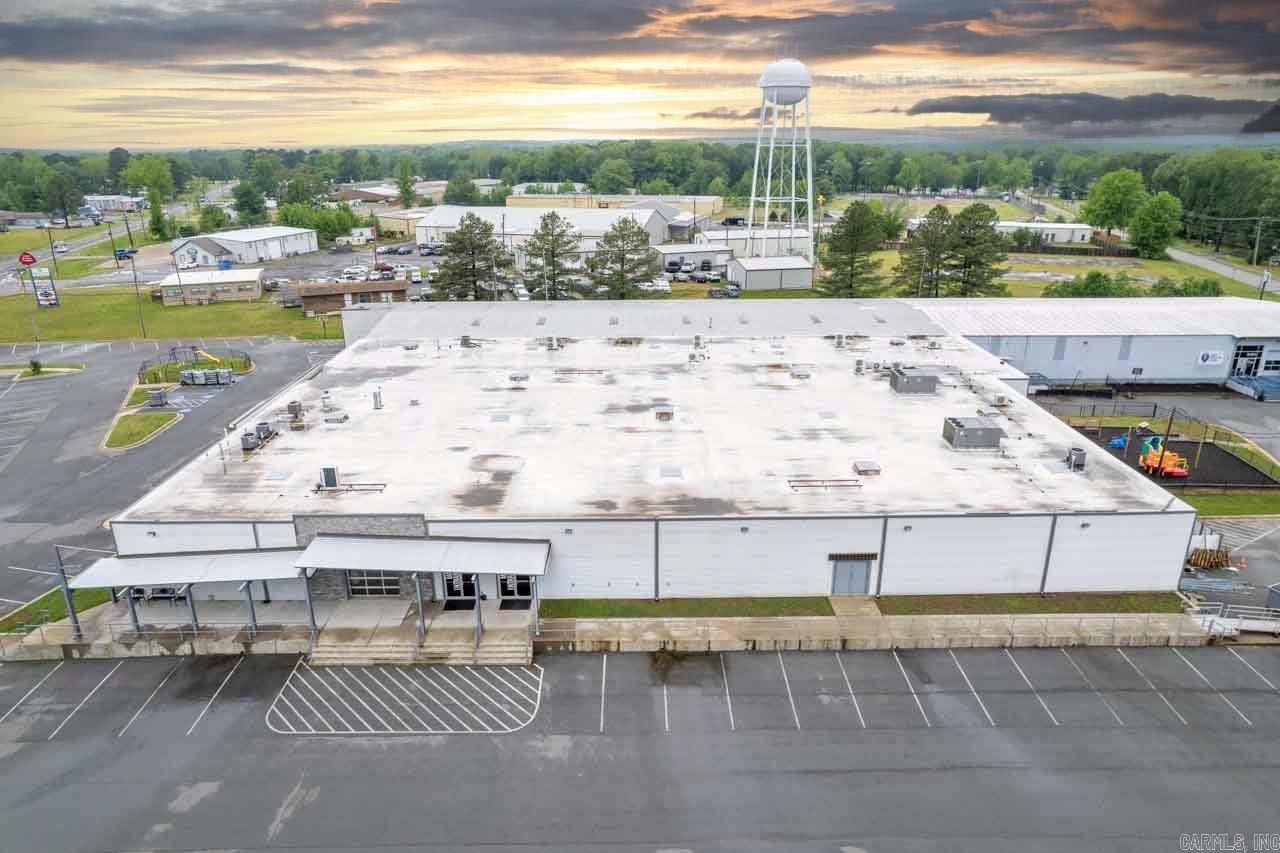 Cabot City Area - Commercial Sale