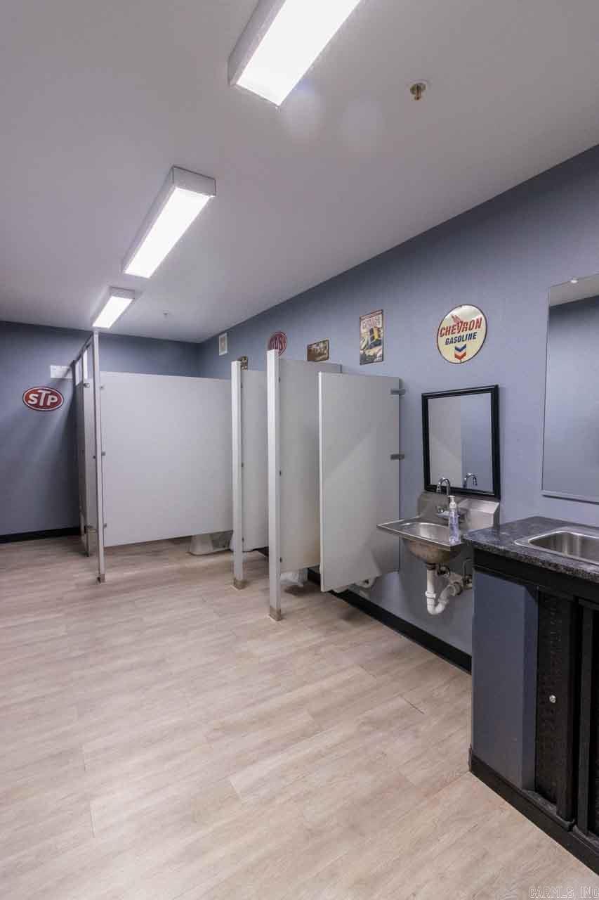 Cabot City Area - Commercial Sale