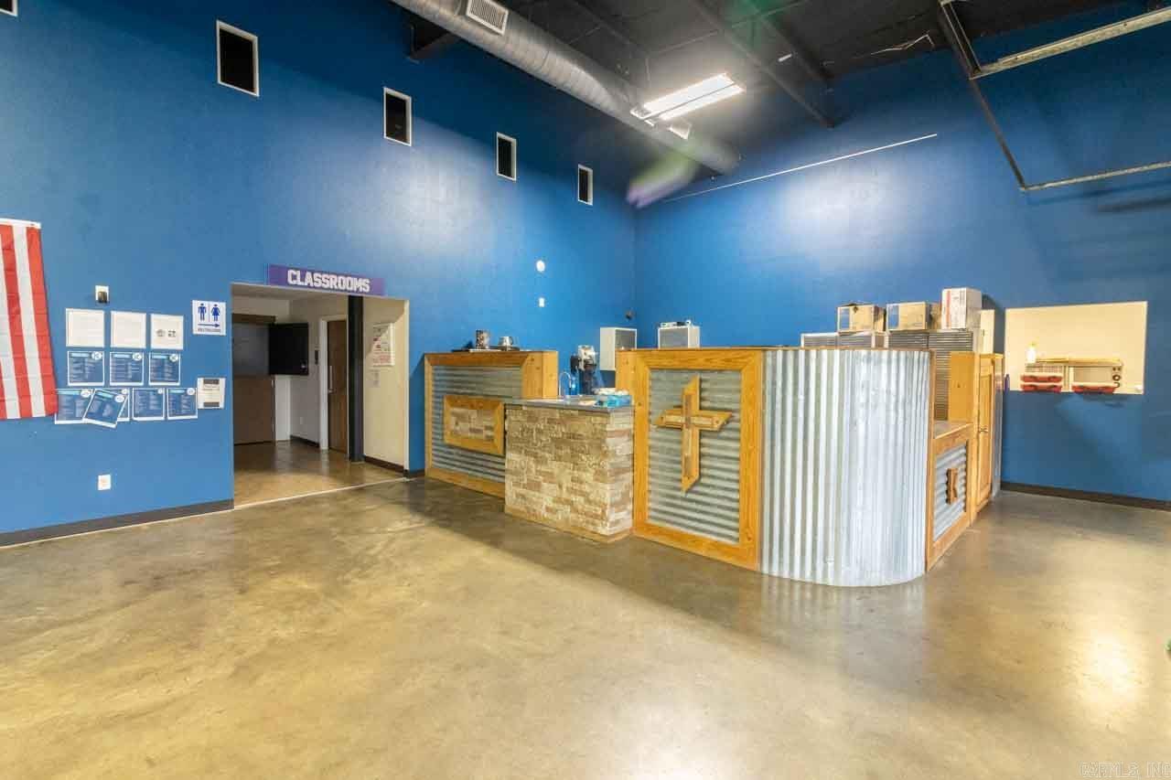 Cabot City Area - Commercial Sale