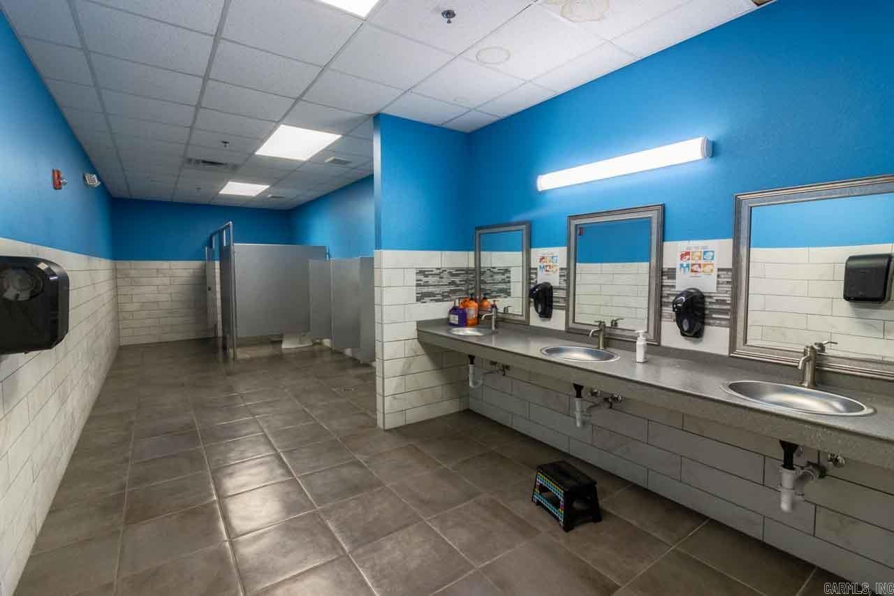 Cabot City Area - Commercial Sale