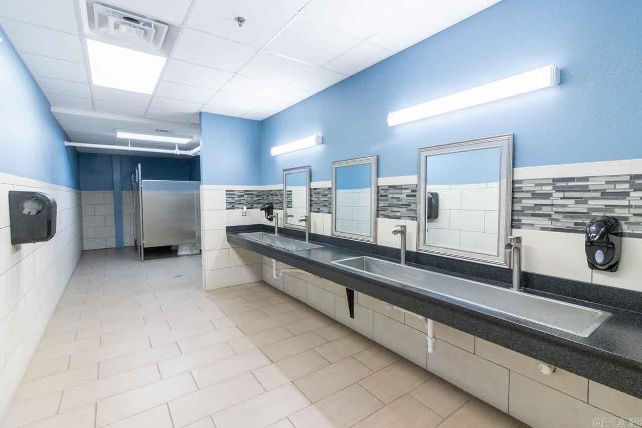 Cabot City Area - Commercial Sale