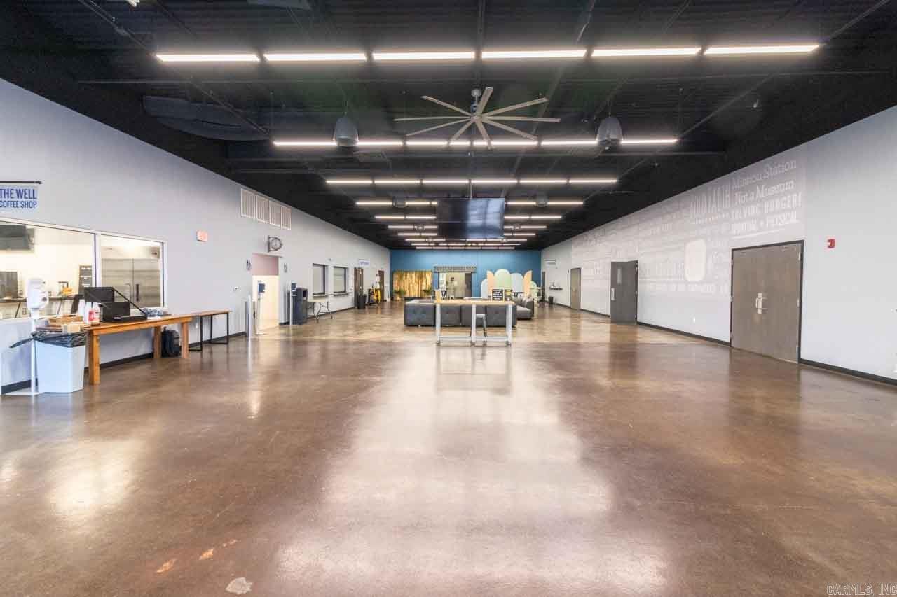 Cabot City Area - Commercial Sale