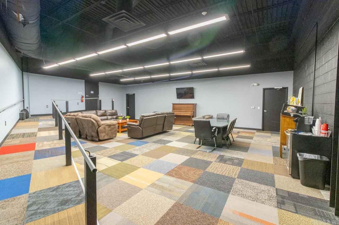 Cabot City Area - Commercial Sale
