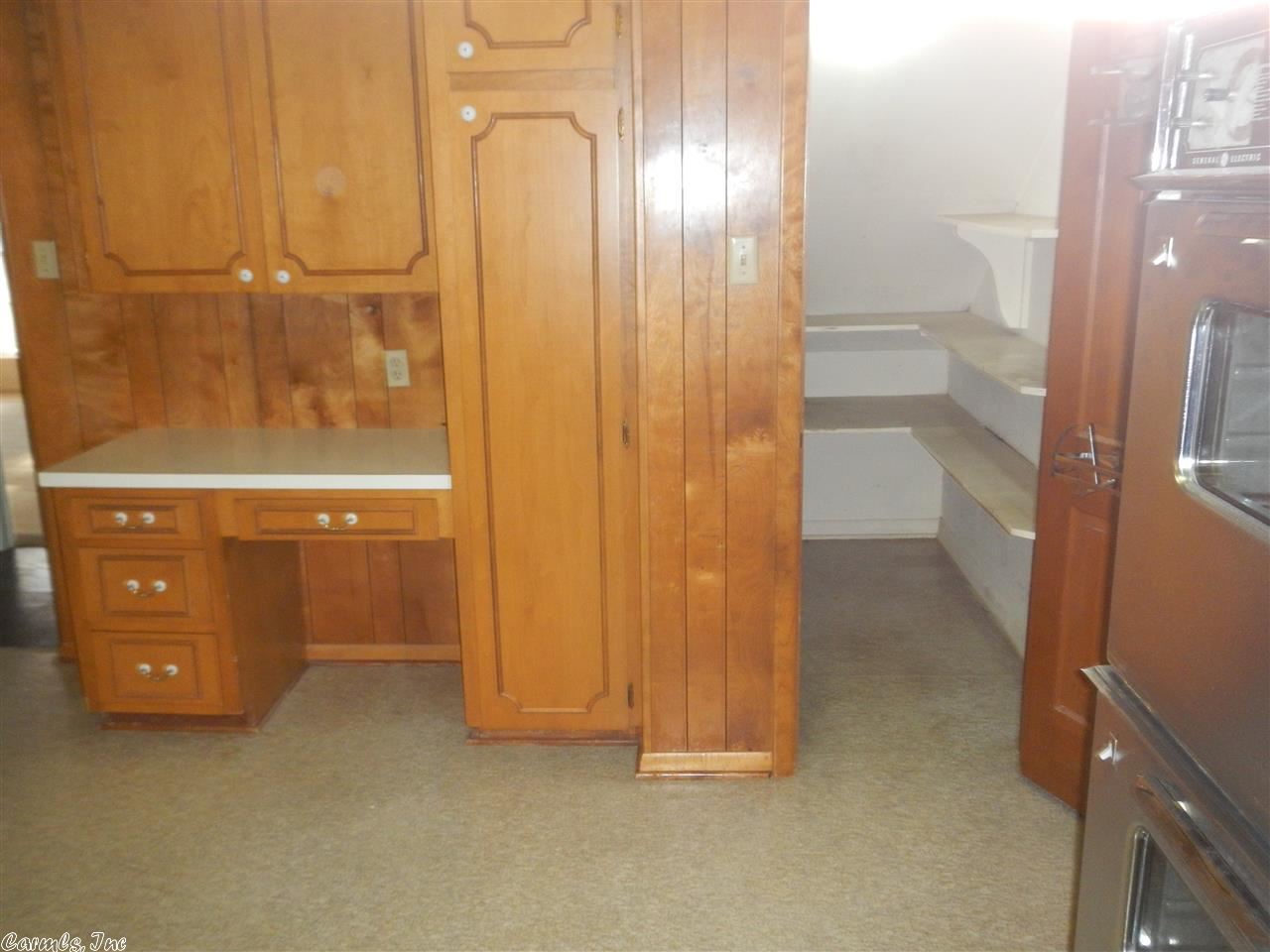 LEAWOOD MANOR - Residential