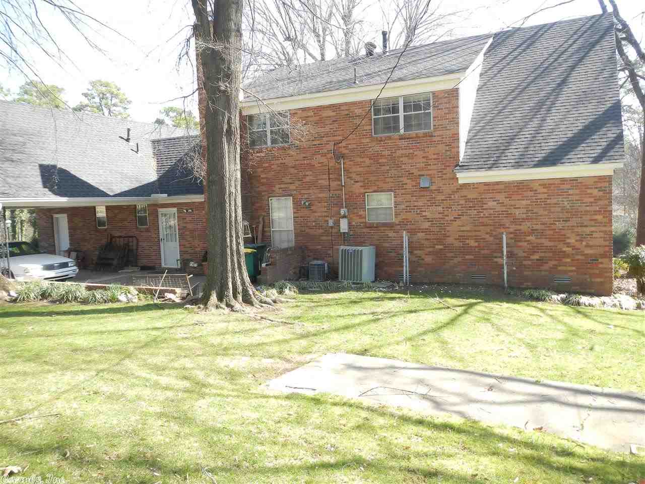 LEAWOOD MANOR - Residential