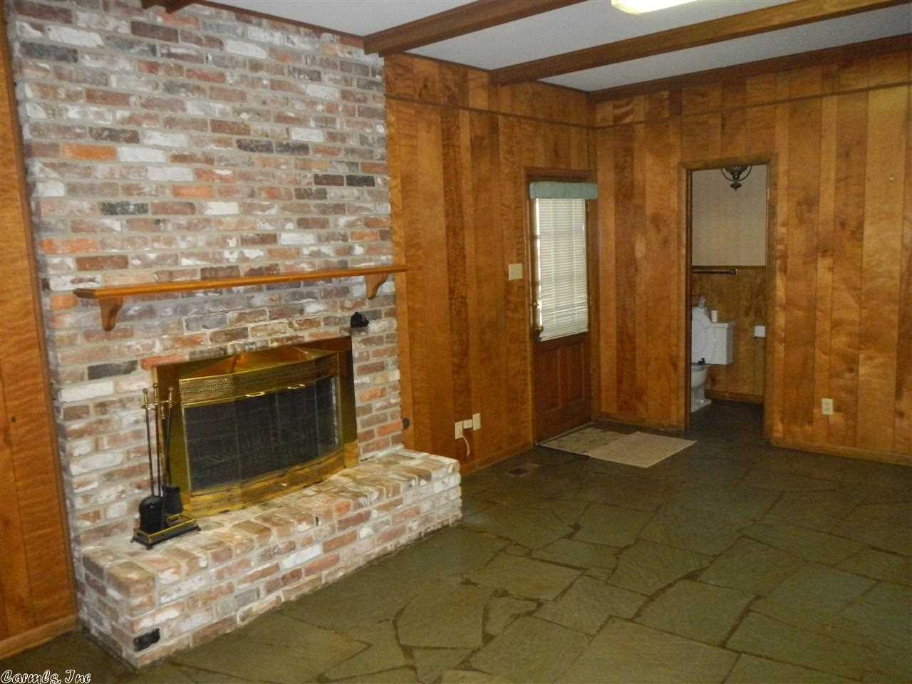 LEAWOOD MANOR - Residential