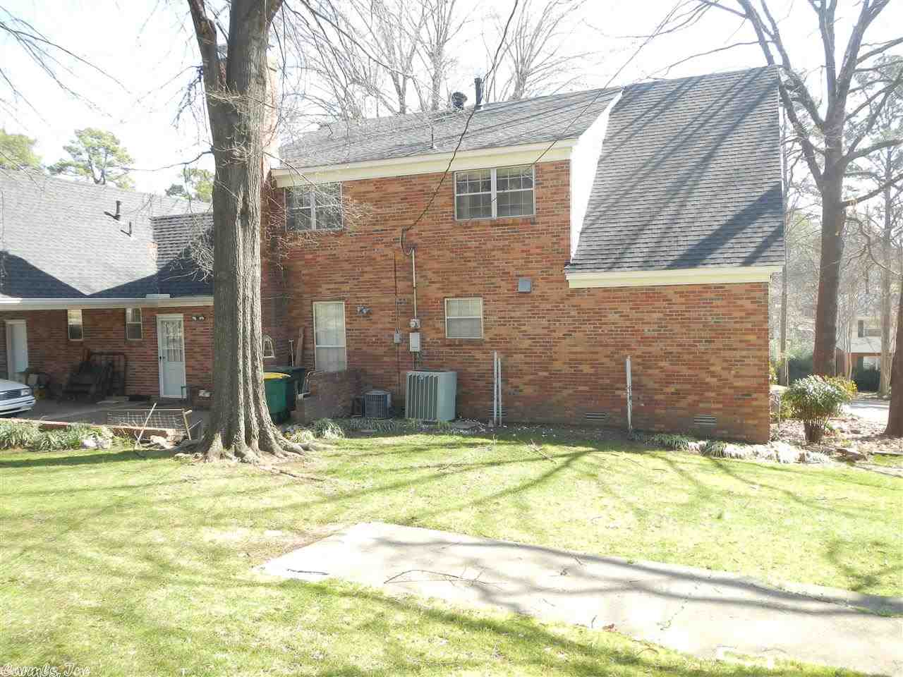 LEAWOOD MANOR - Residential