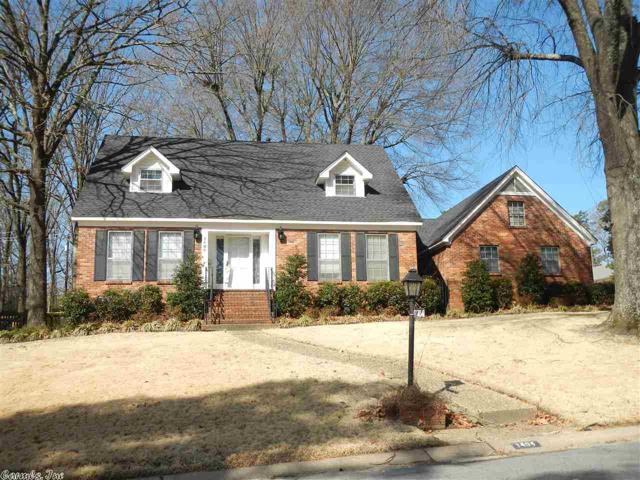 LEAWOOD MANOR - Residential