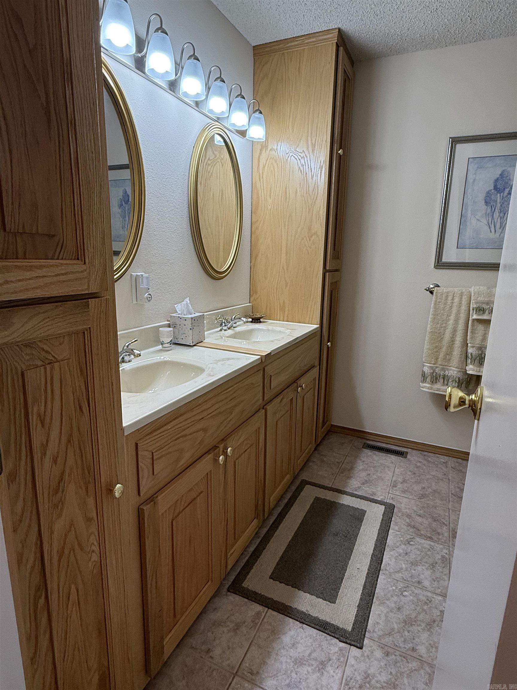 LAKEWOOD HILLS CONDO - Residential