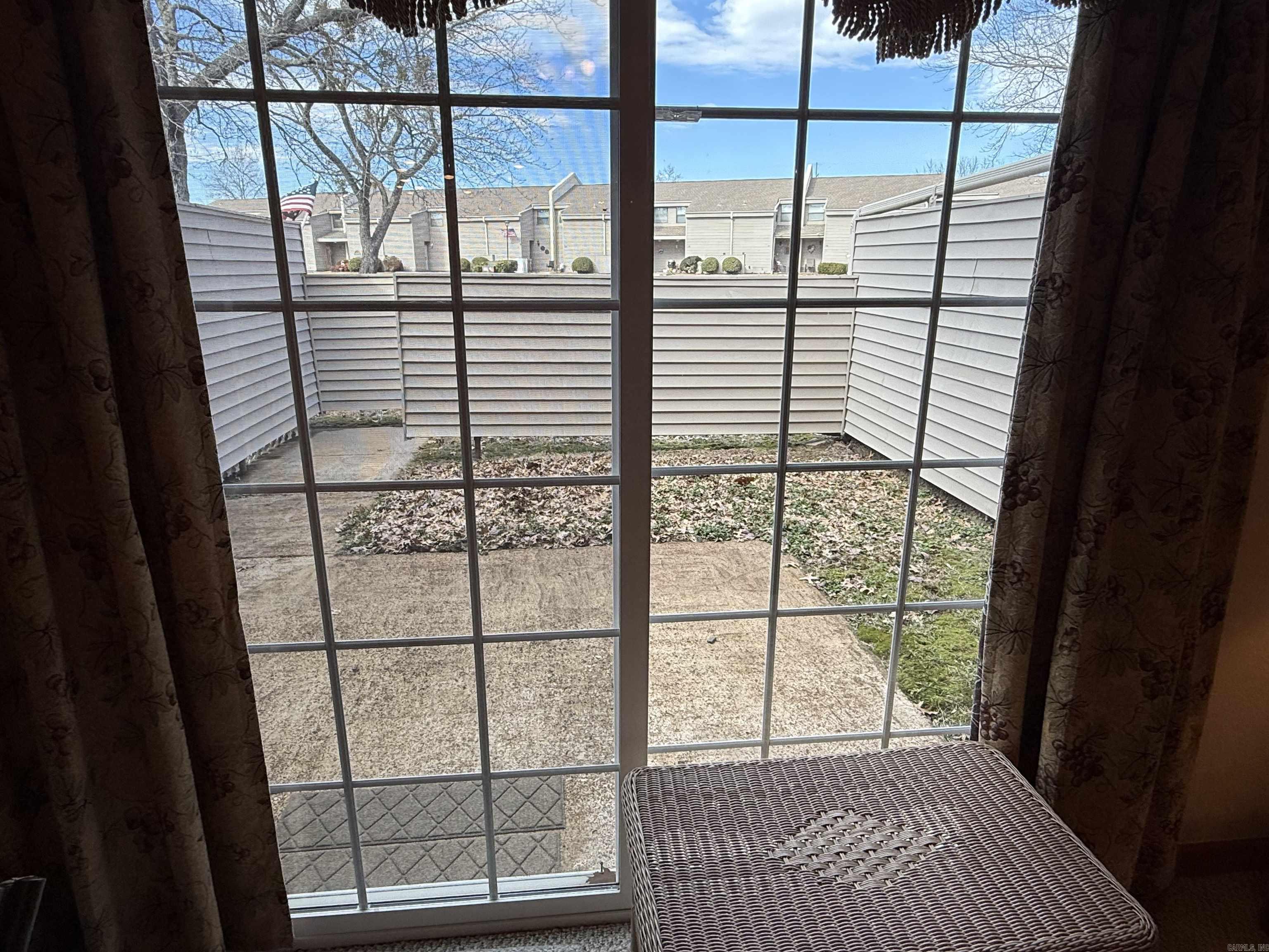 LAKEWOOD HILLS CONDO - Residential