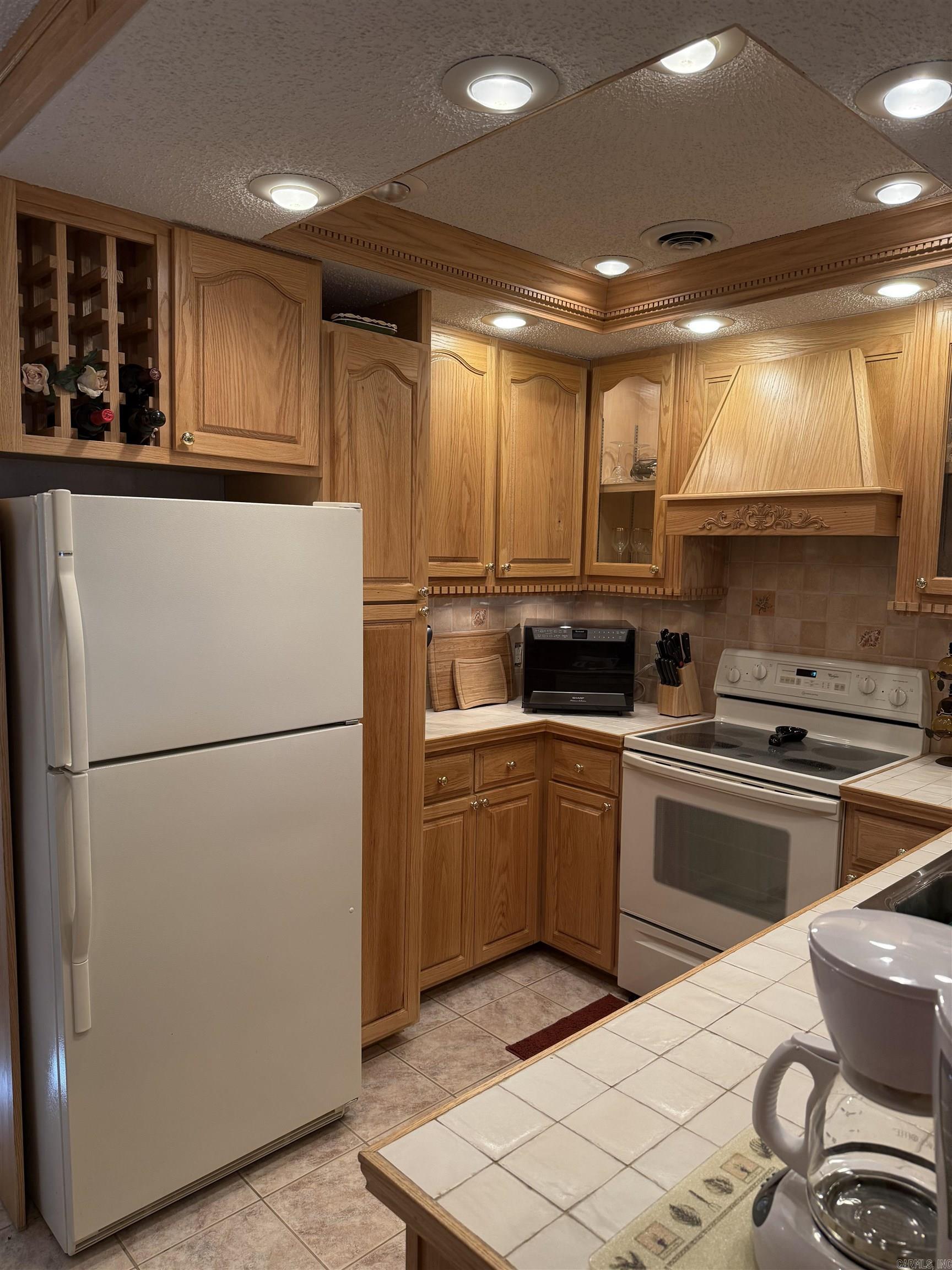 LAKEWOOD HILLS CONDO - Residential