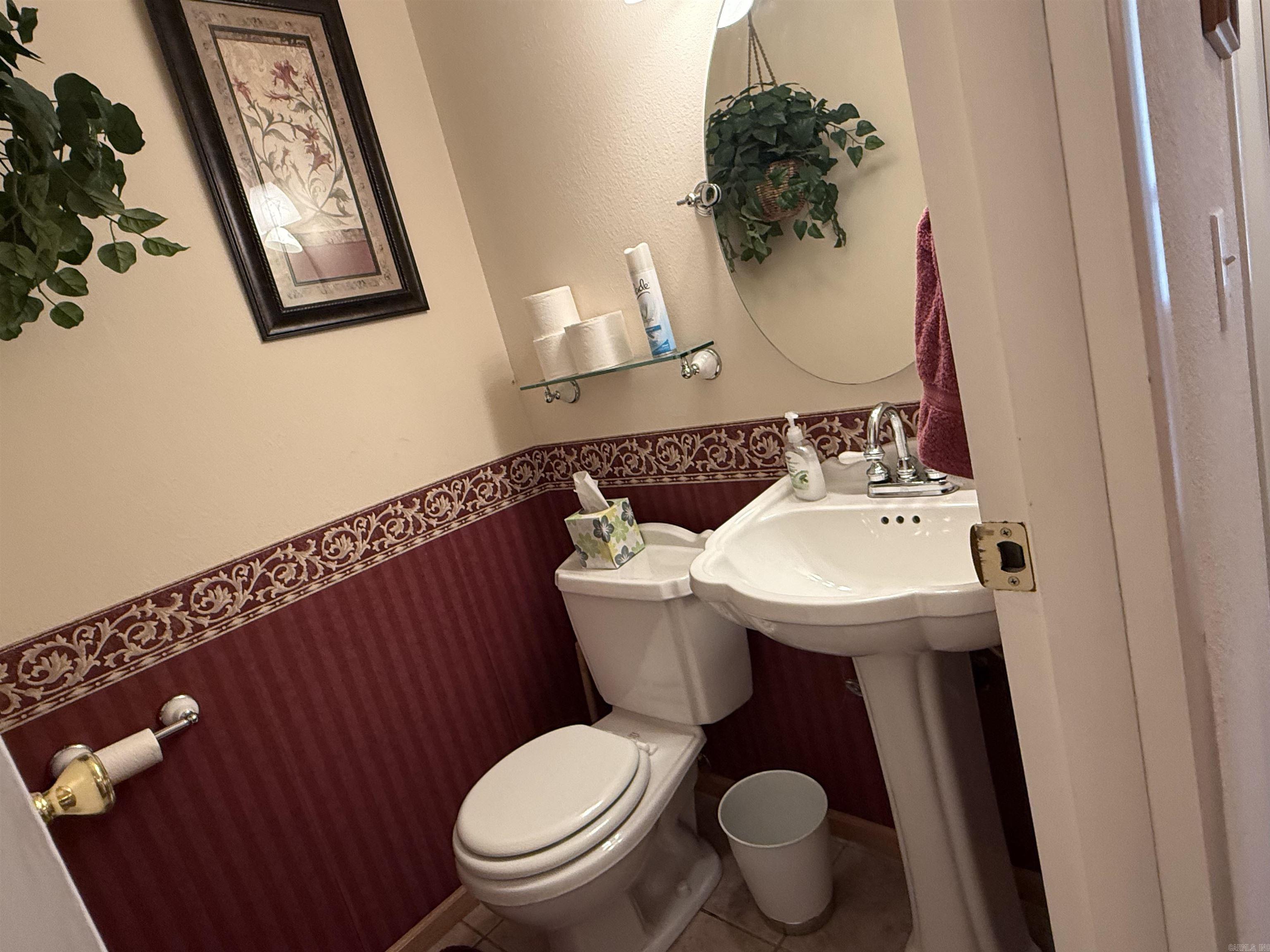 LAKEWOOD HILLS CONDO - Residential