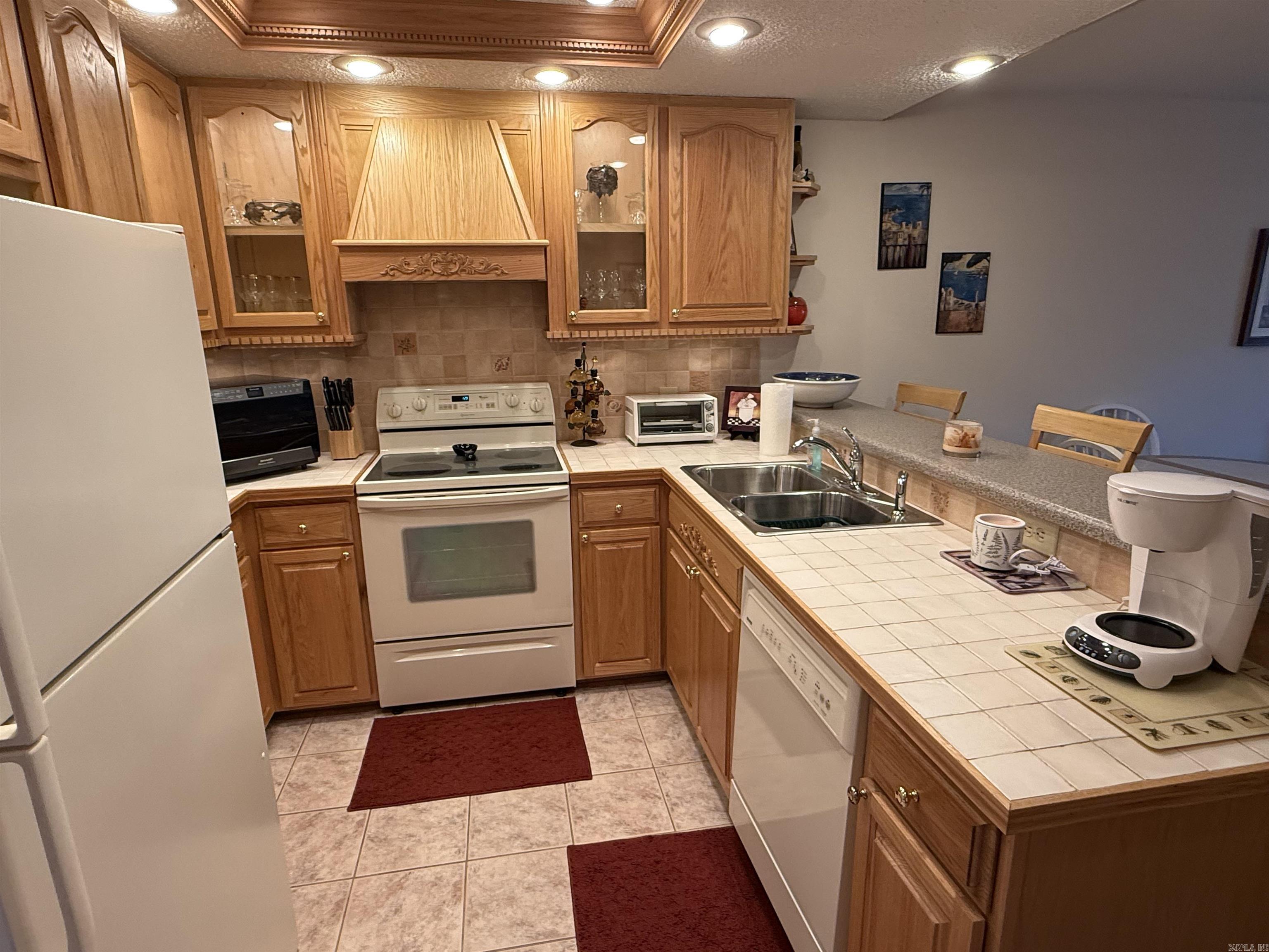 LAKEWOOD HILLS CONDO - Residential