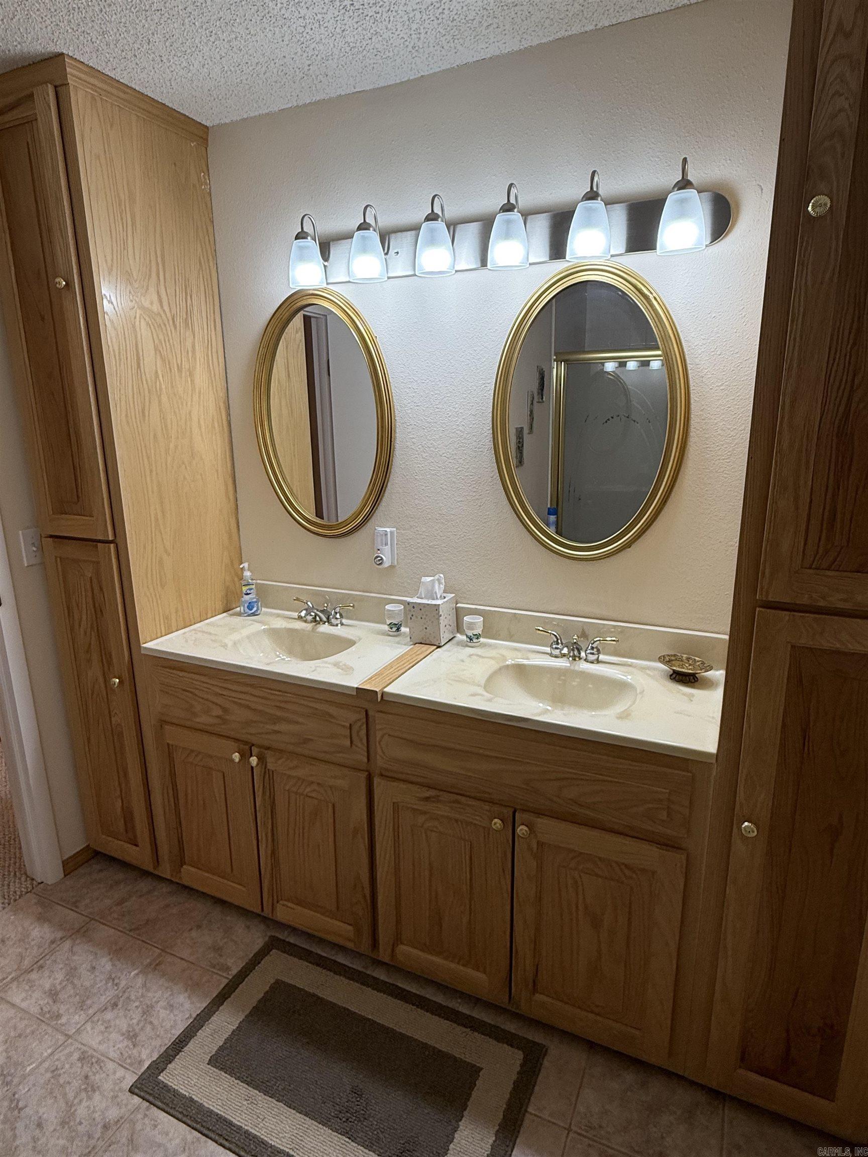 LAKEWOOD HILLS CONDO - Residential