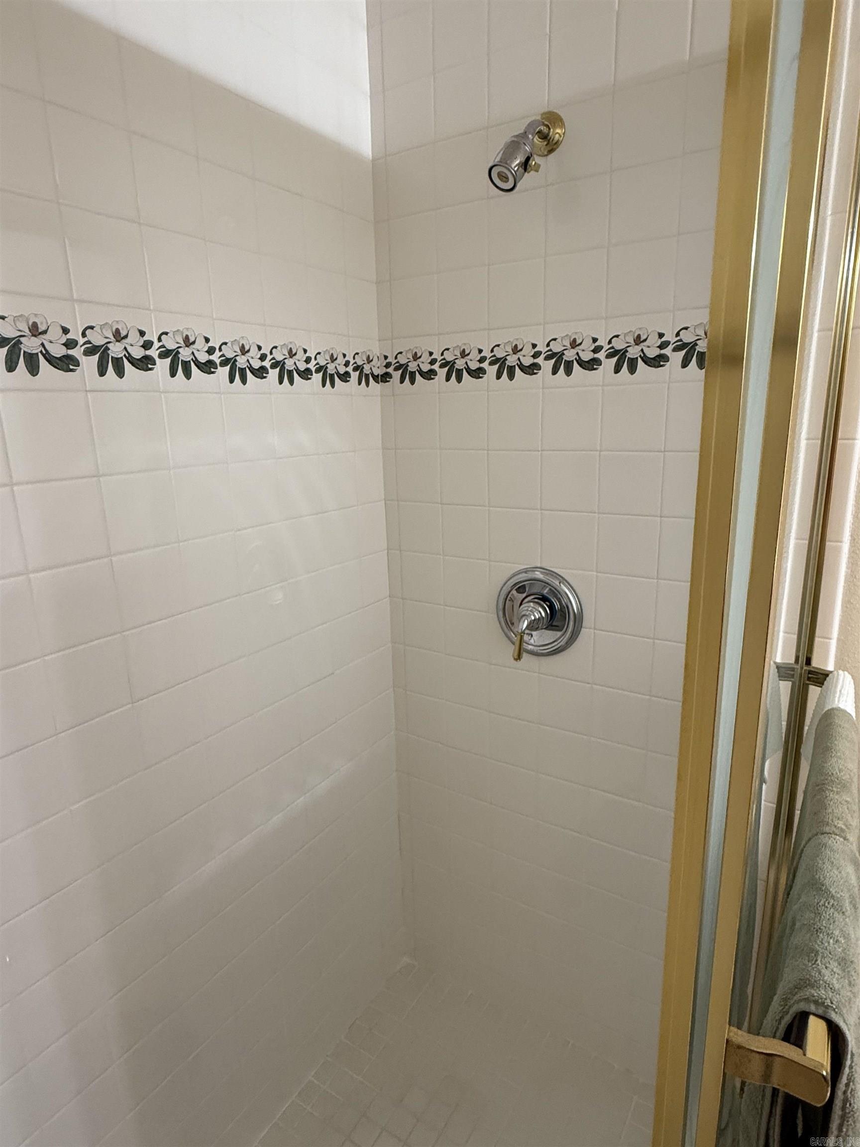 LAKEWOOD HILLS CONDO - Residential