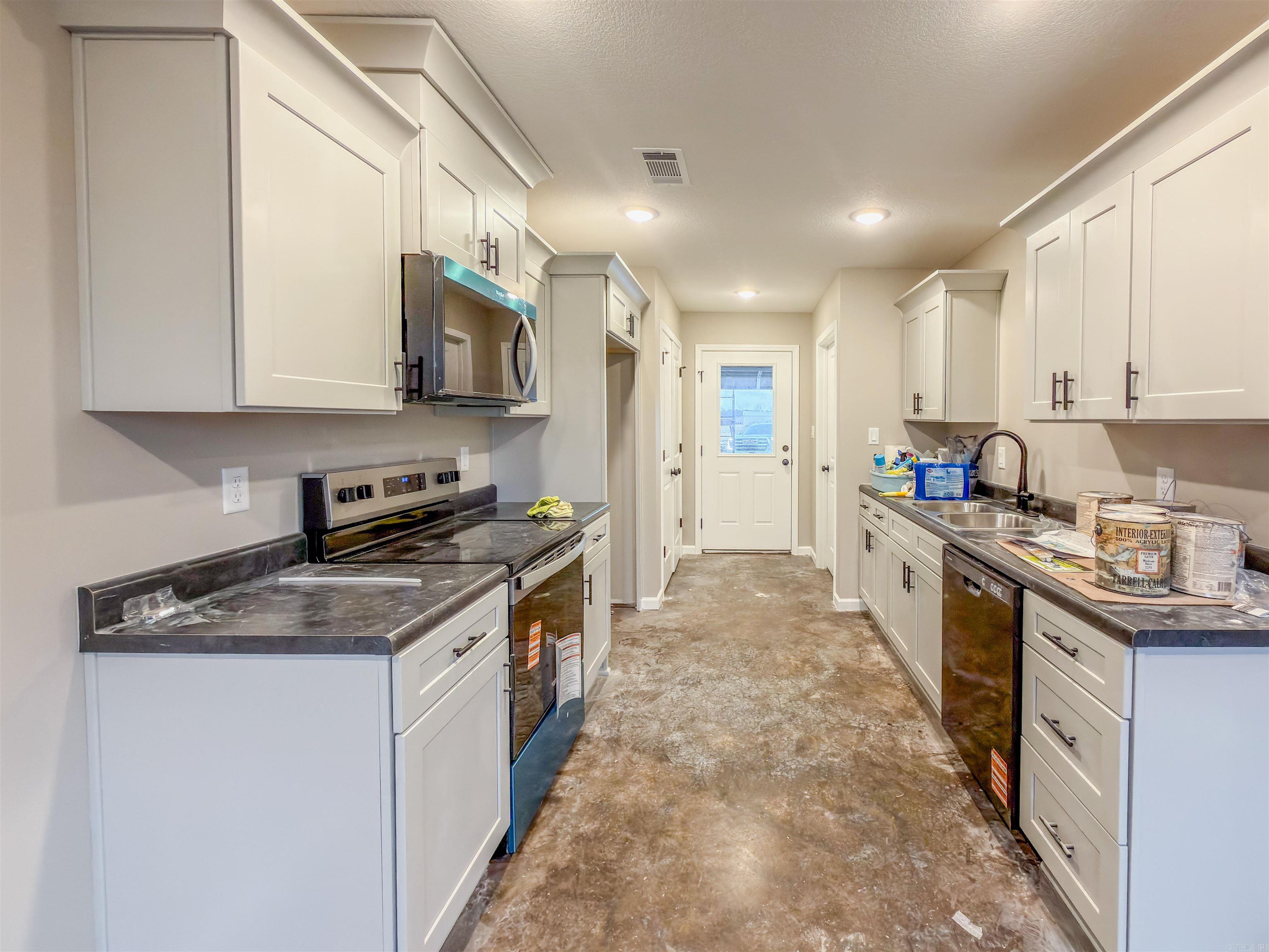 LAKEWOOD - Residential