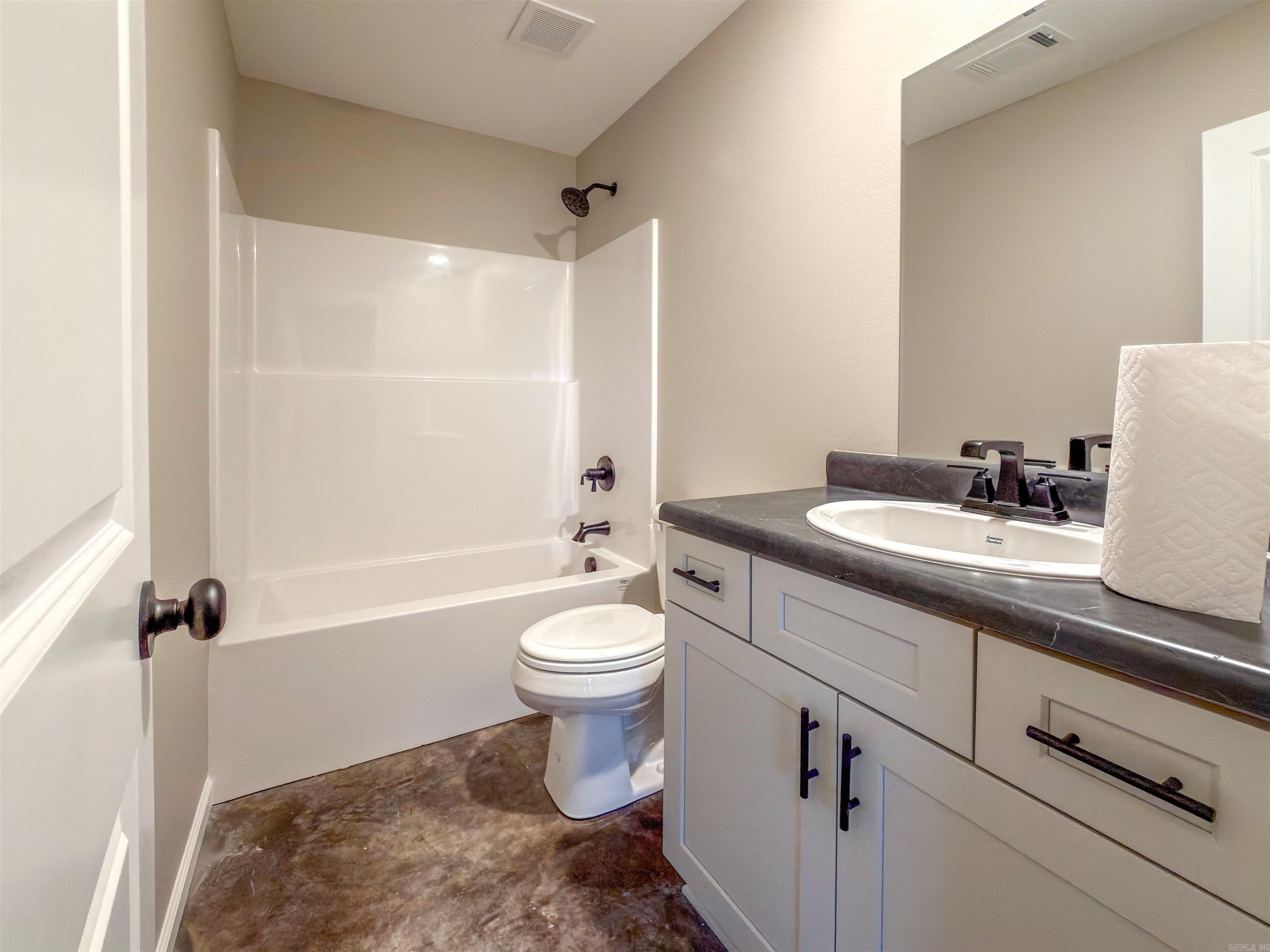 LAKEWOOD - Residential