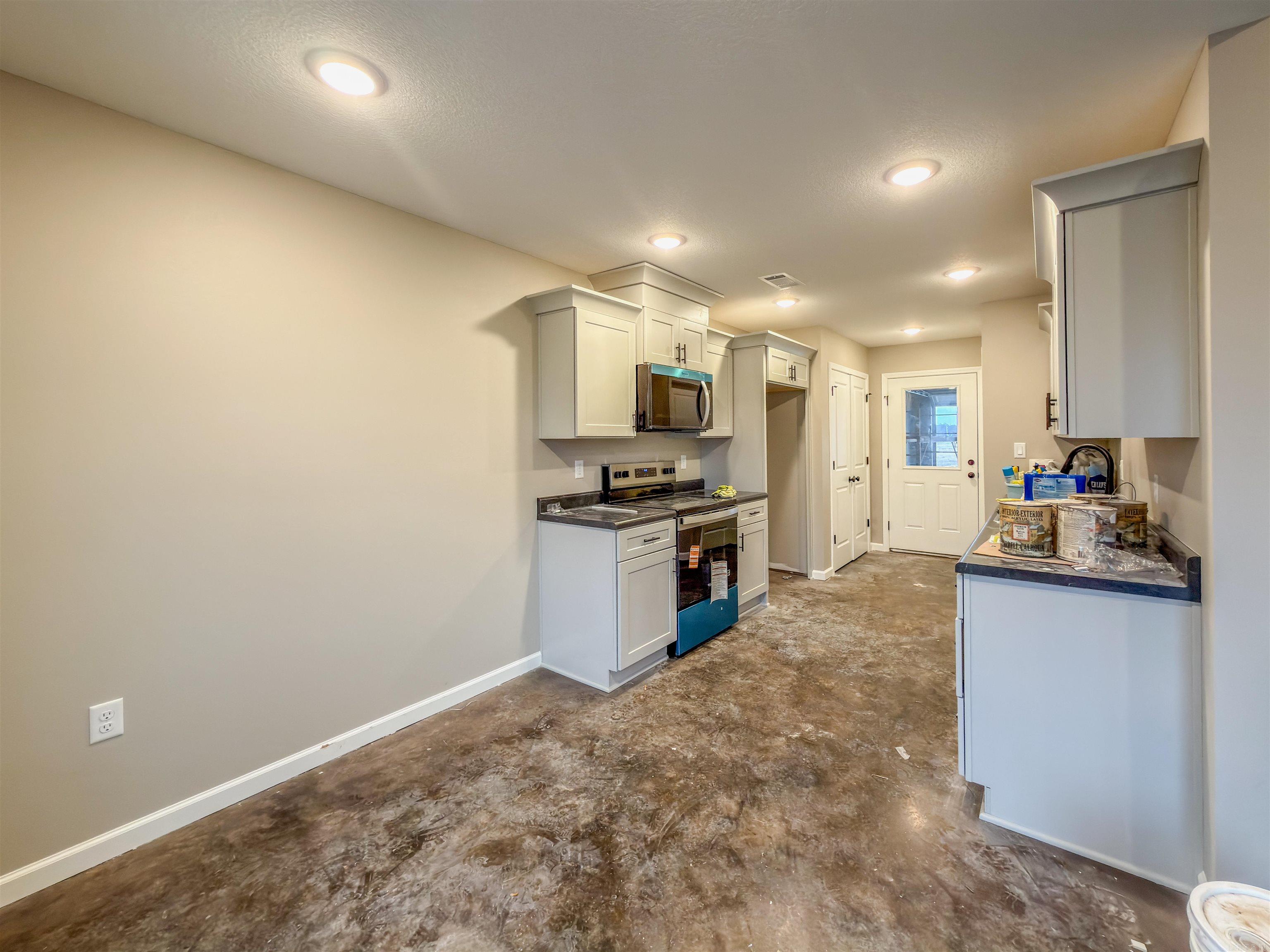 LAKEWOOD - Residential