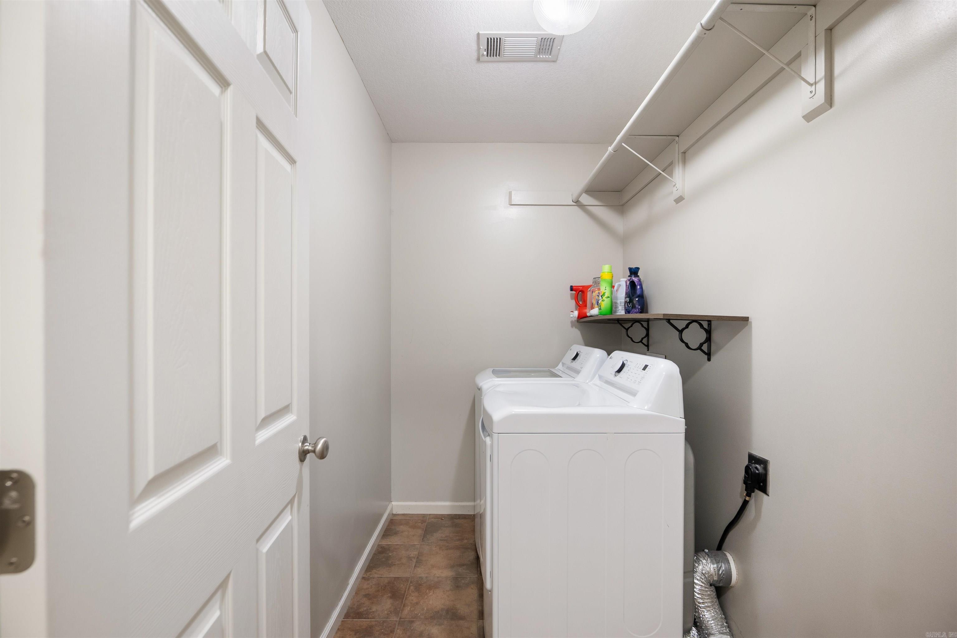 WINDSOR LANDING - Residential