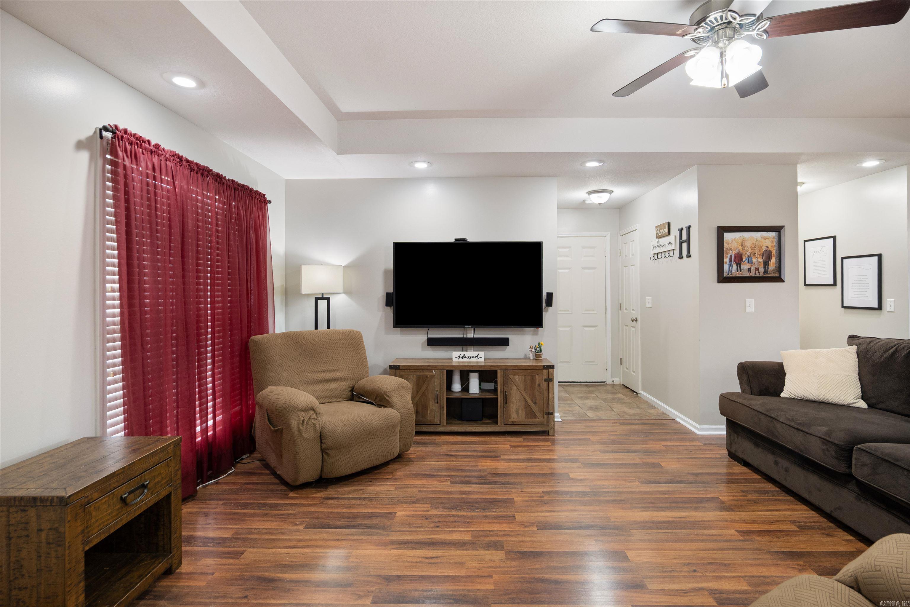 WINDSOR LANDING - Residential