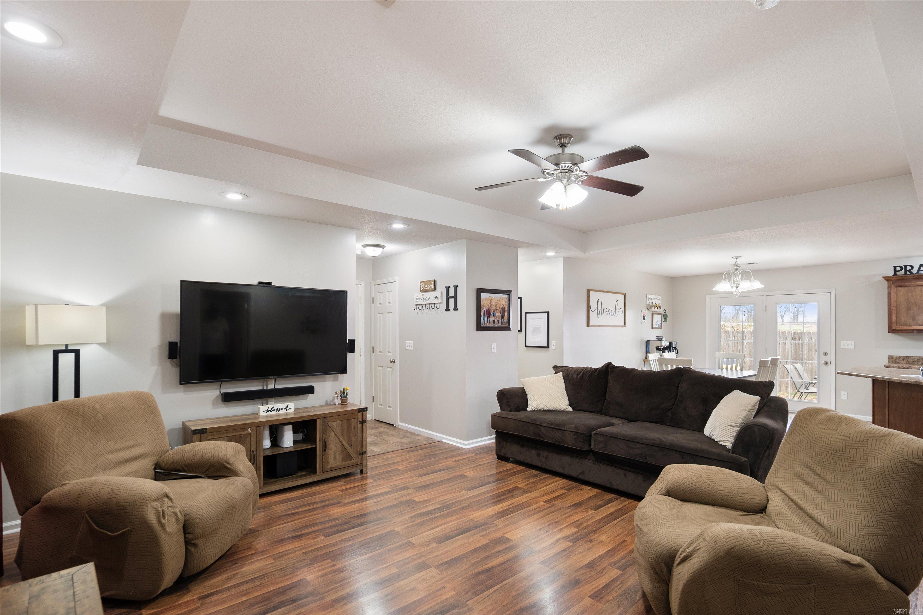 WINDSOR LANDING - Residential