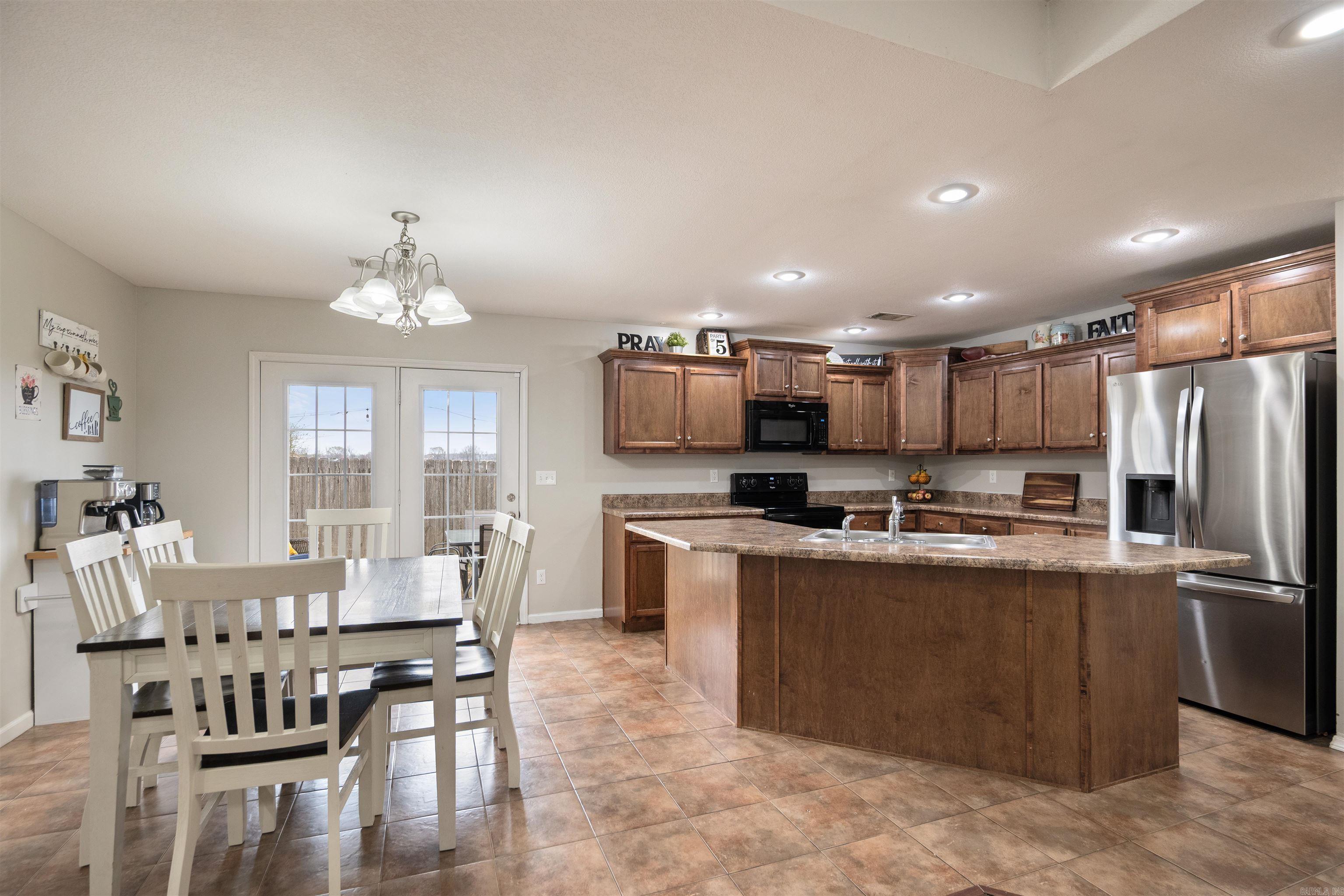 WINDSOR LANDING - Residential