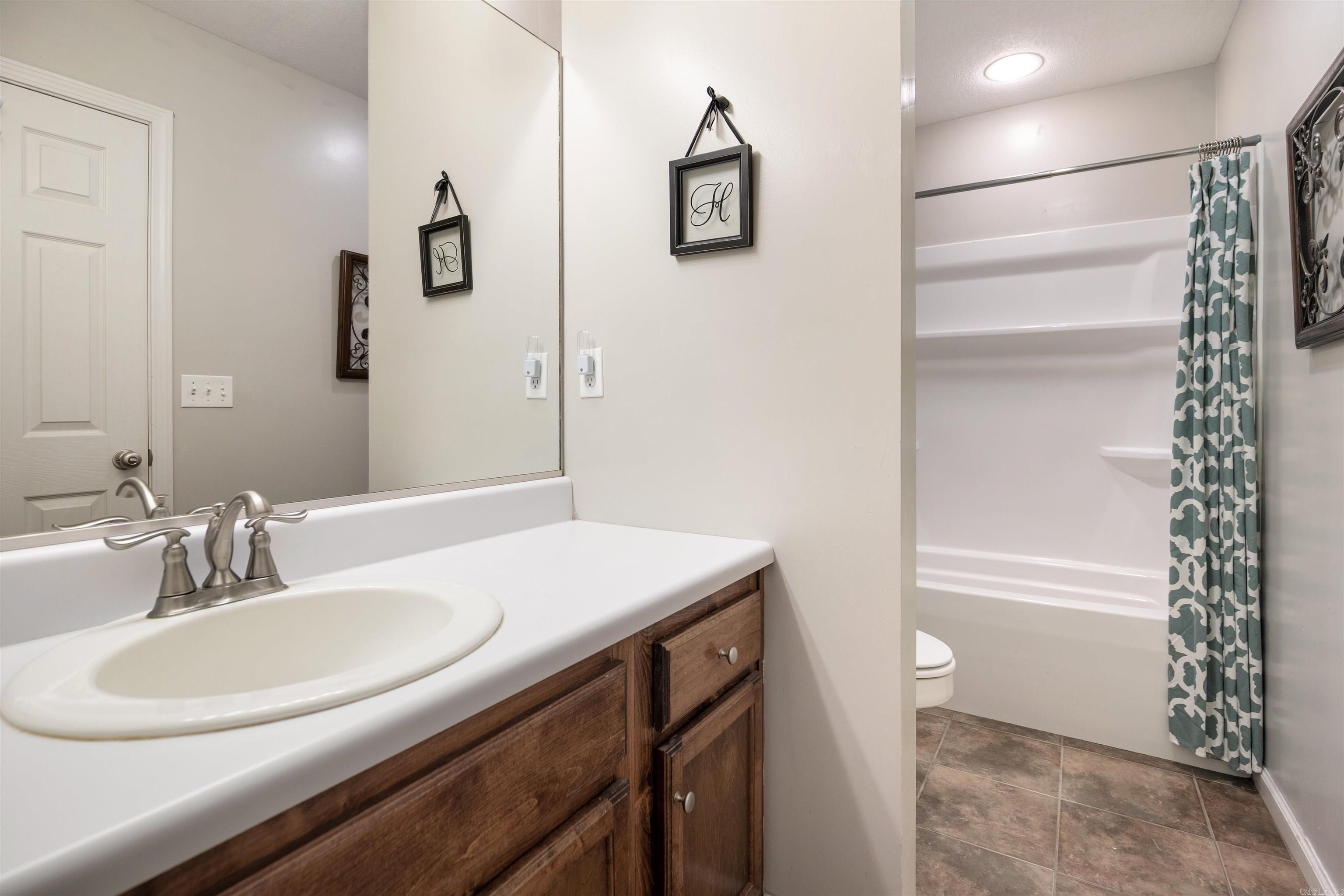 WINDSOR LANDING - Residential