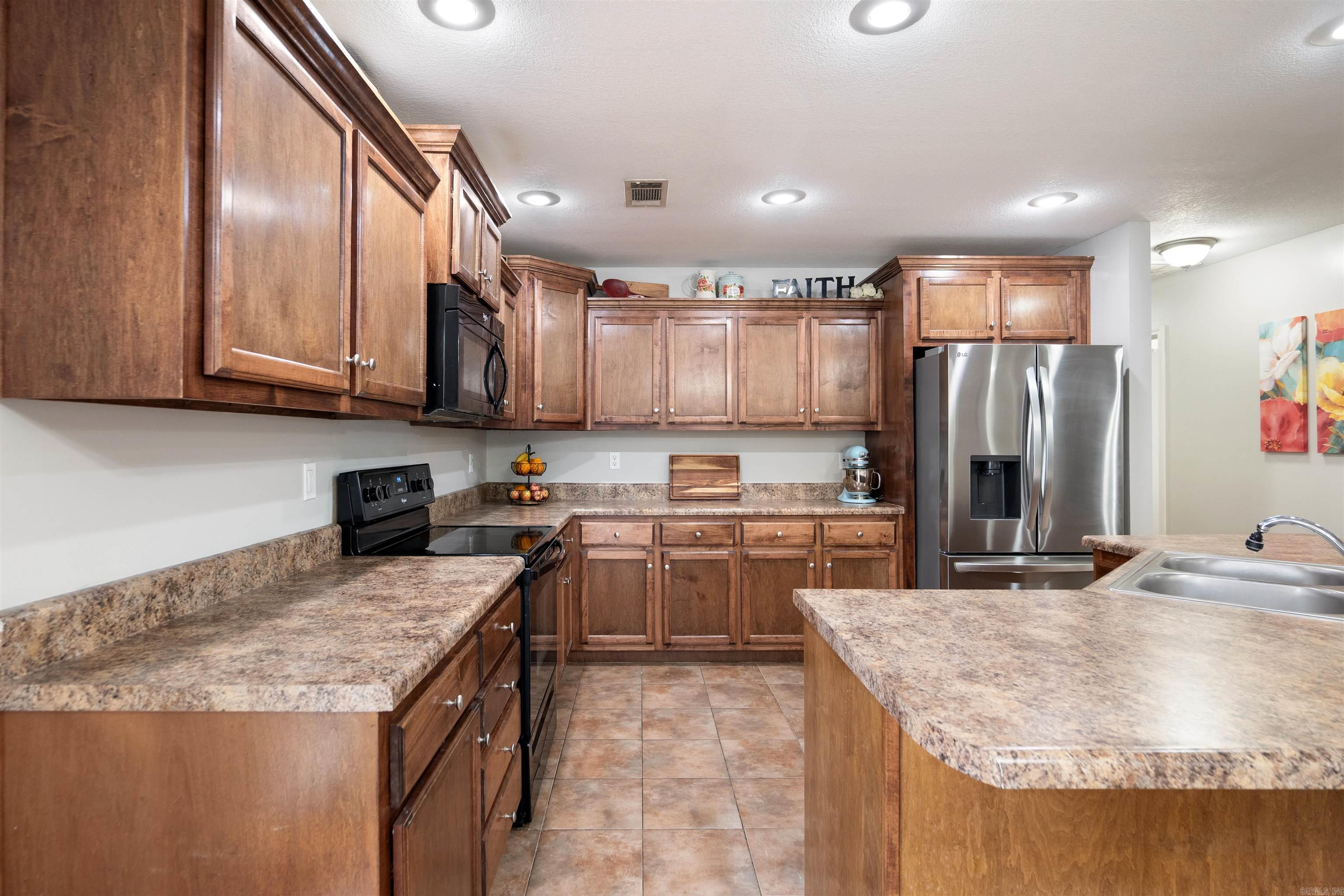 WINDSOR LANDING - Residential