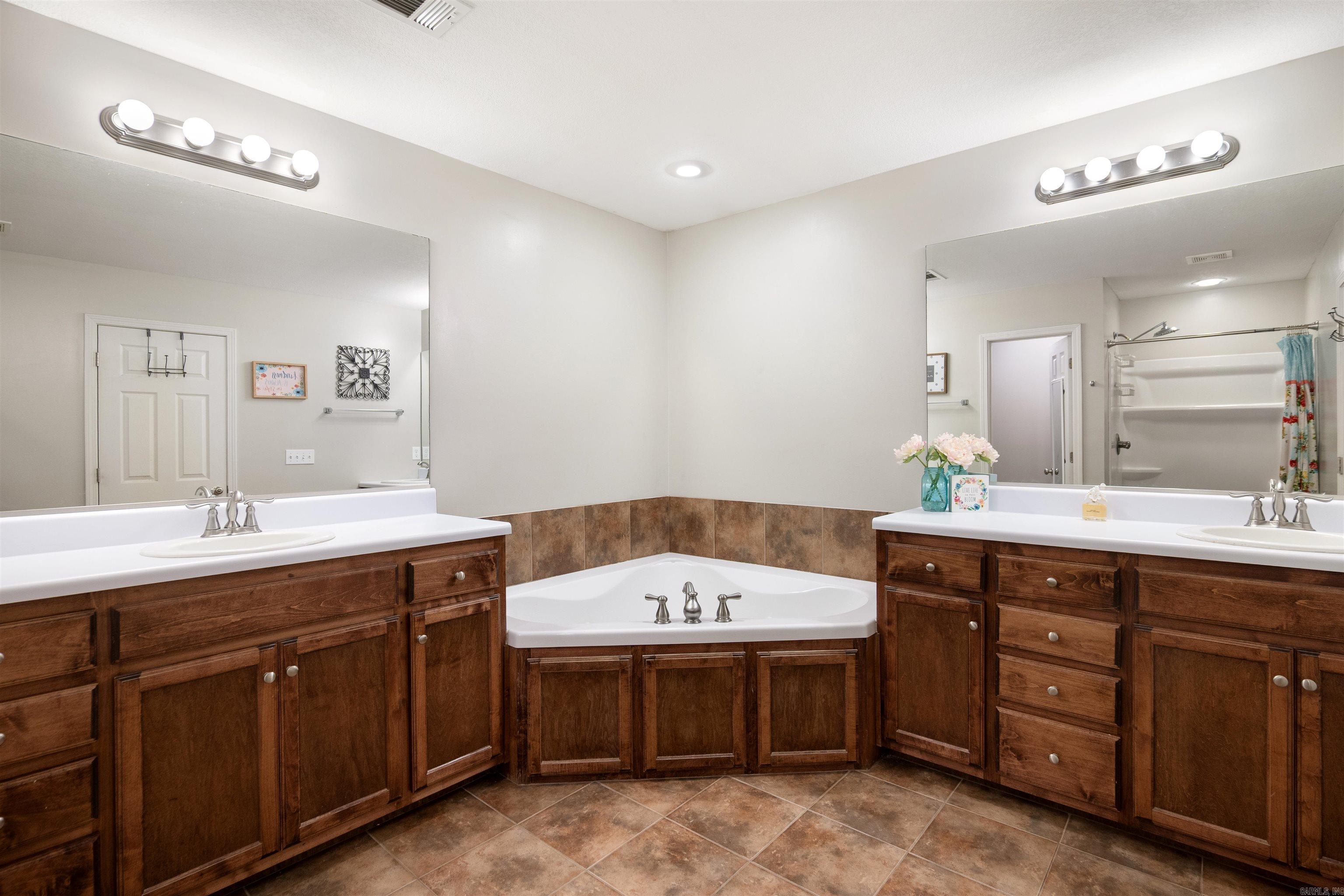 WINDSOR LANDING - Residential