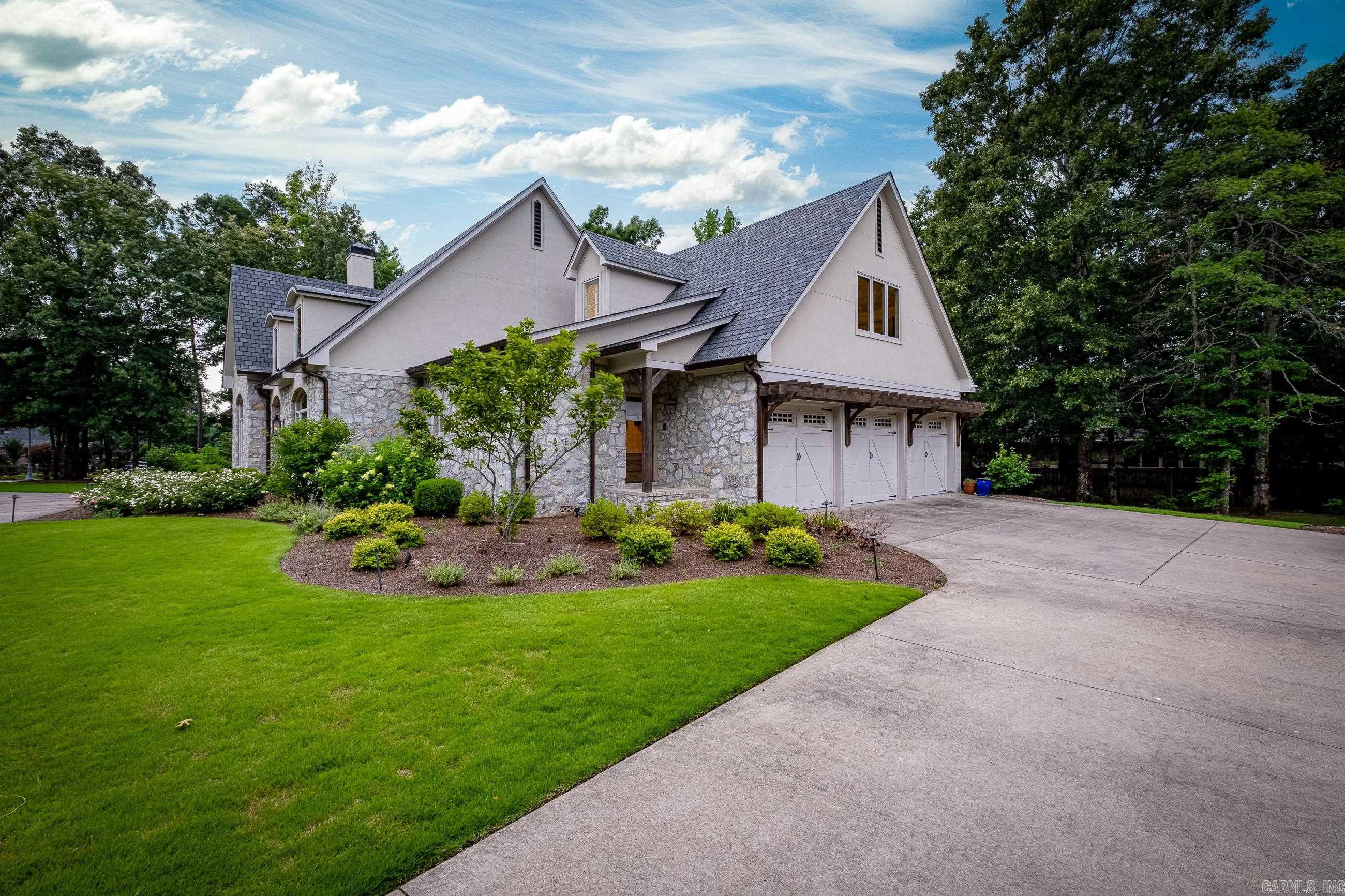 CHENAL VALLEY SOLOGNE CIRCLE - Residential