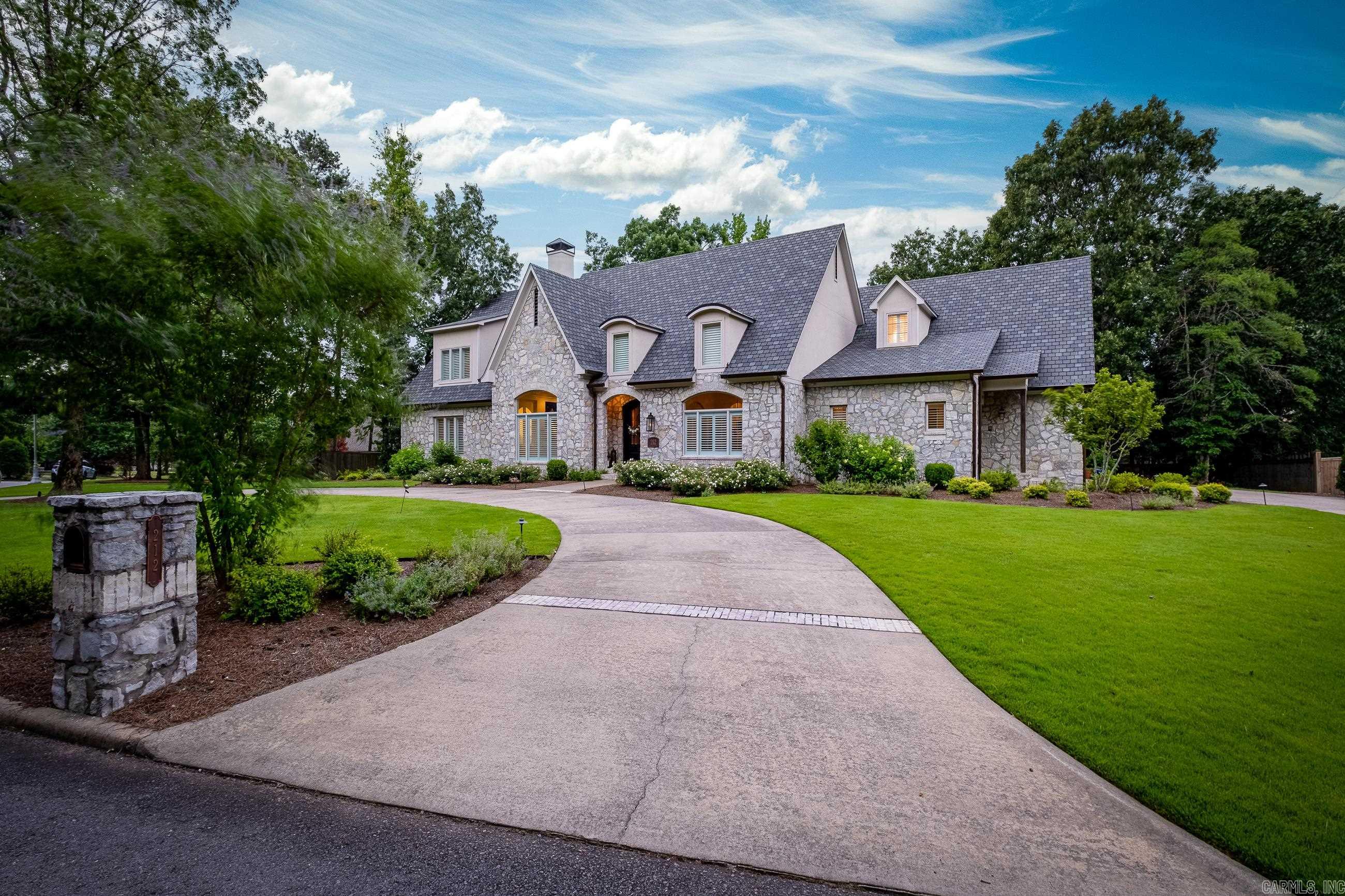 CHENAL VALLEY SOLOGNE CIRCLE - Residential