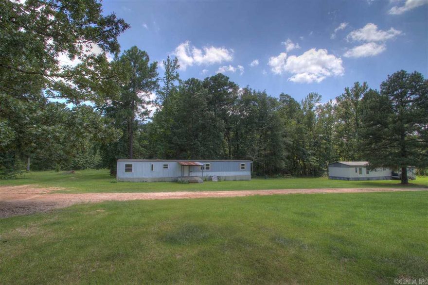 GENOA ISD 3 BED, 1.5 BATH MOBILE HOME. NEW HARD SURFACE FLOORS AND NEW WINDOWS THROUGHOUT.  REFRIGERATOR, WASHER/DRYER CONNECTIONS, CENTRAL HEAT AND AIR. I SUPPLY WATER, SEWER & TRASH, ALL OF THIS FOR ONLY $600 PER MONTH WITH $300 SECURITY DEPOSIT.