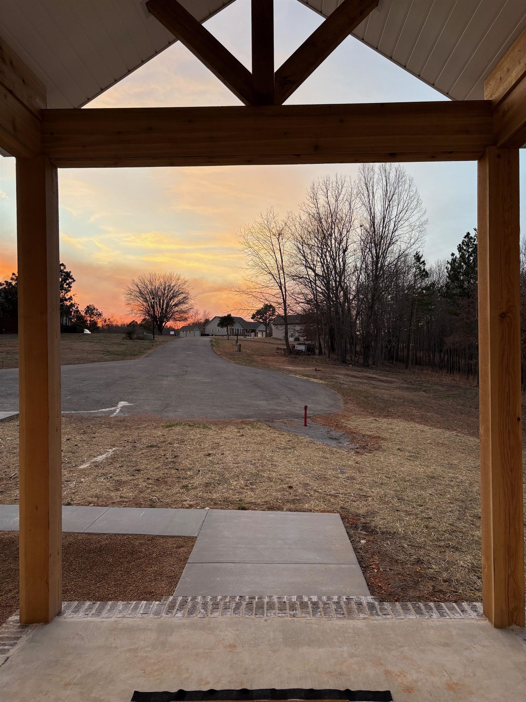 EAST WIND - Residential