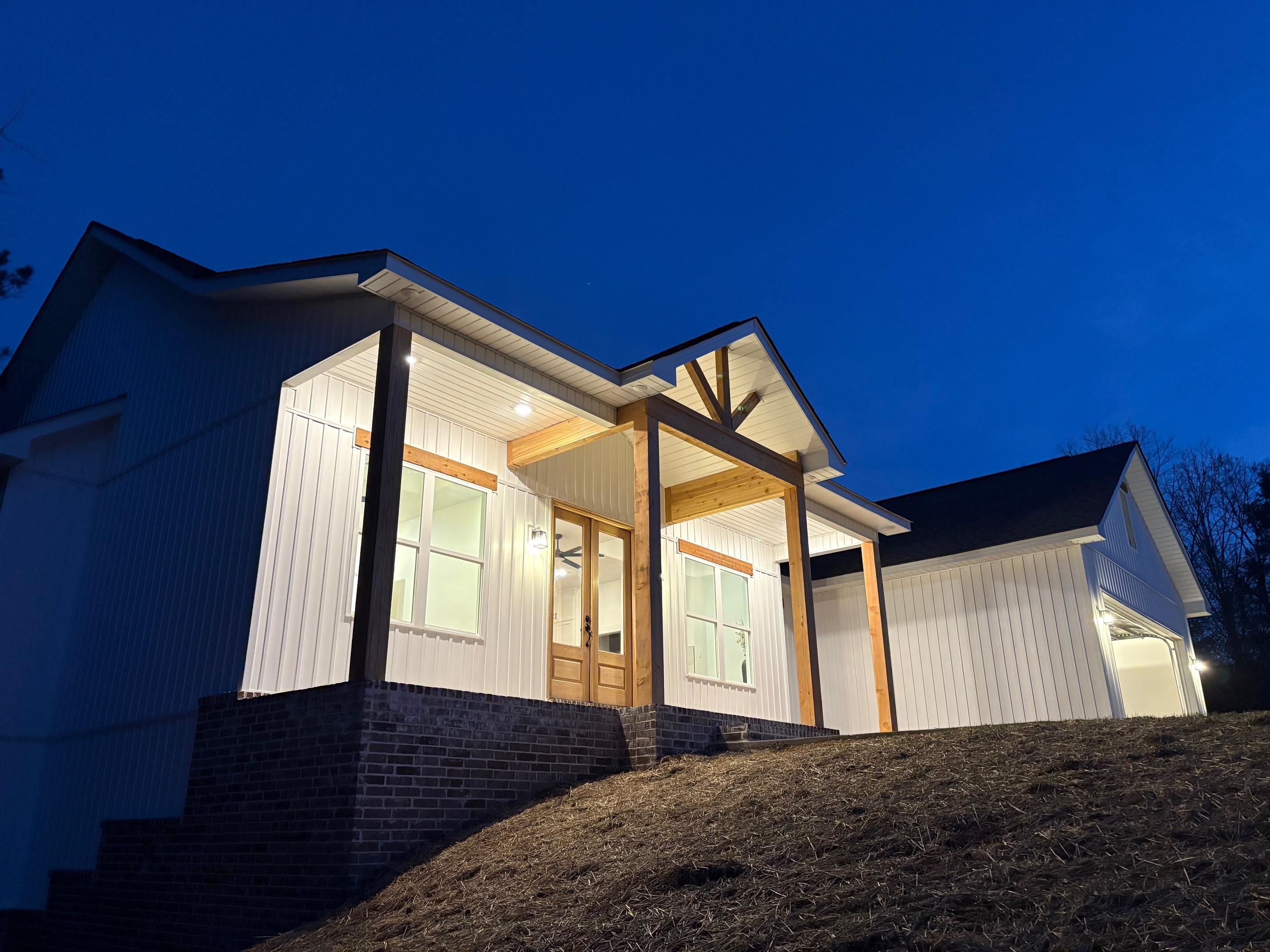 EAST WIND - Residential