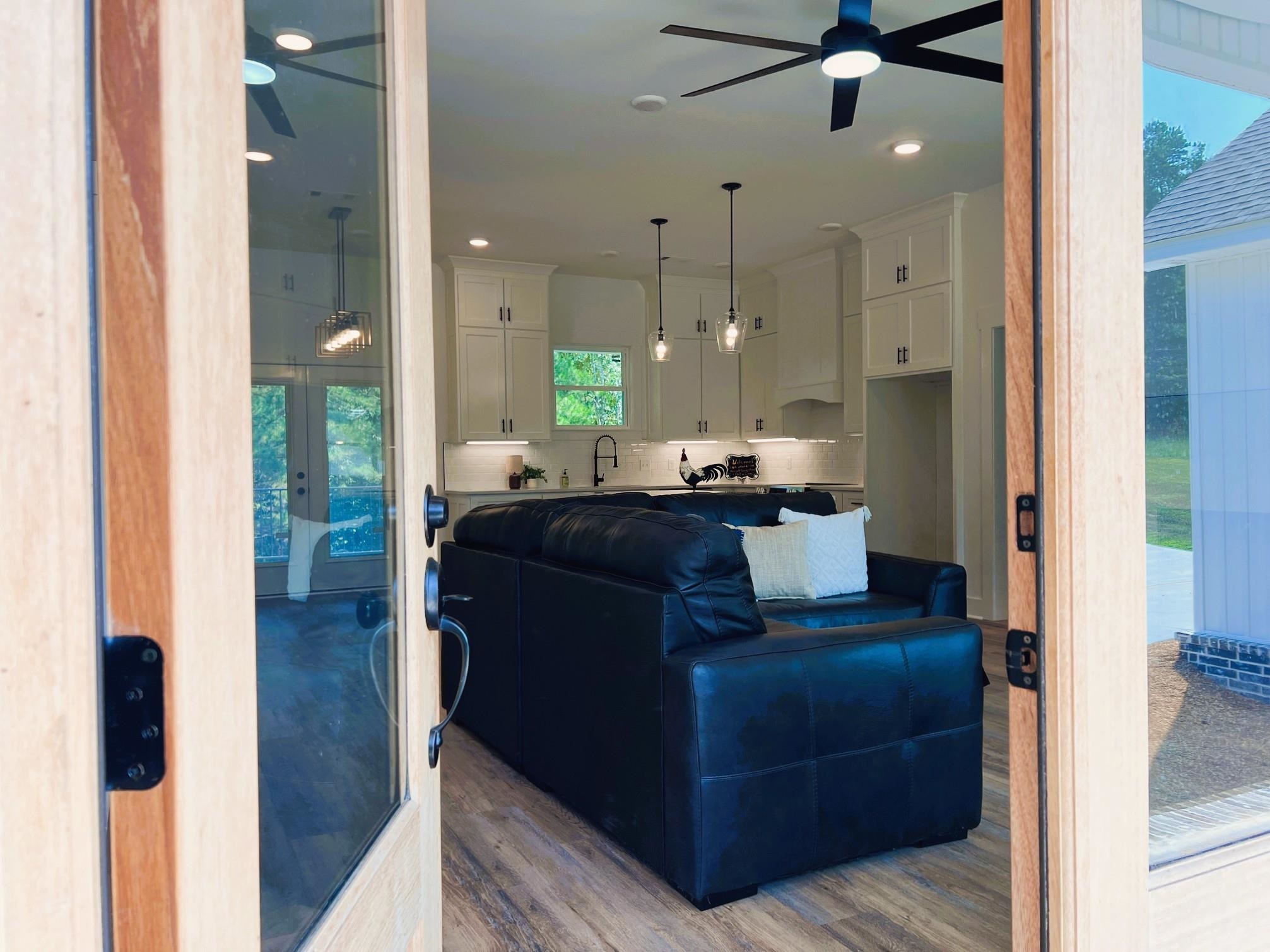 EAST WIND - Residential