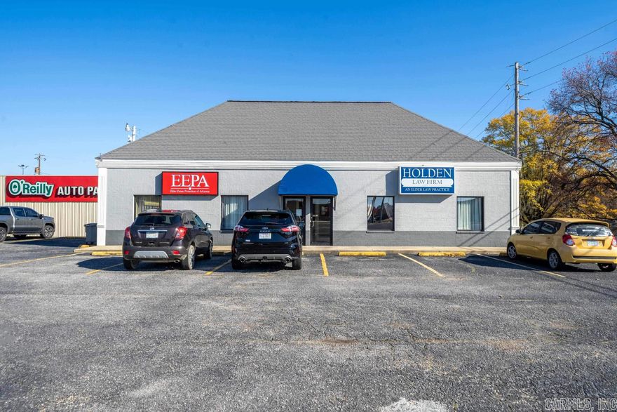 Centrally located commercial property w/high traffic count among national retailers & excellent highway frontage. You won’t find a better location for your business. One mile from Memorial Field Airport, shopping & restaurants. 1800 sq ft office building w/large reception area & other individual offices. Spacious conference room. Kitchen/Breakroom & handicap accessibility.