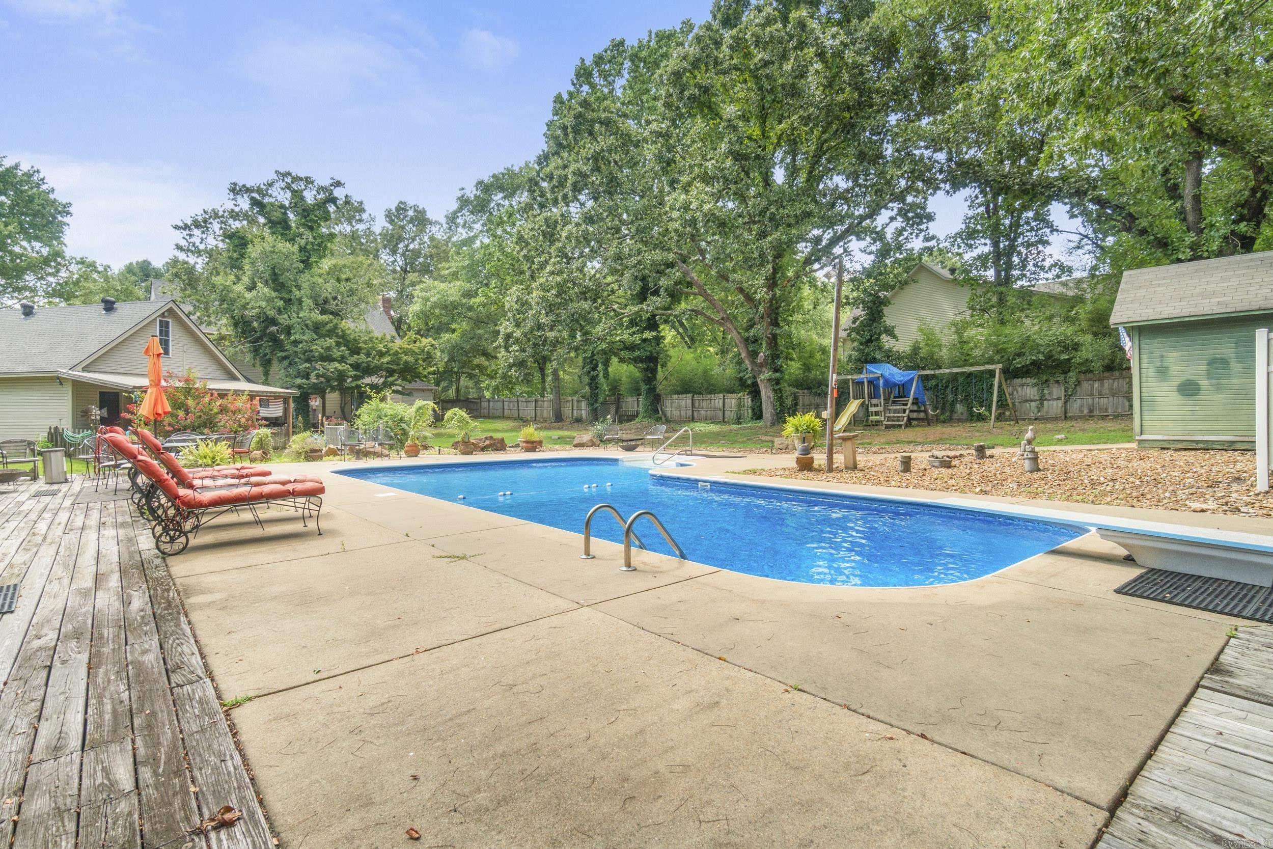 COUNTRY CLUB EAST ADD (SEARCY) - Residential