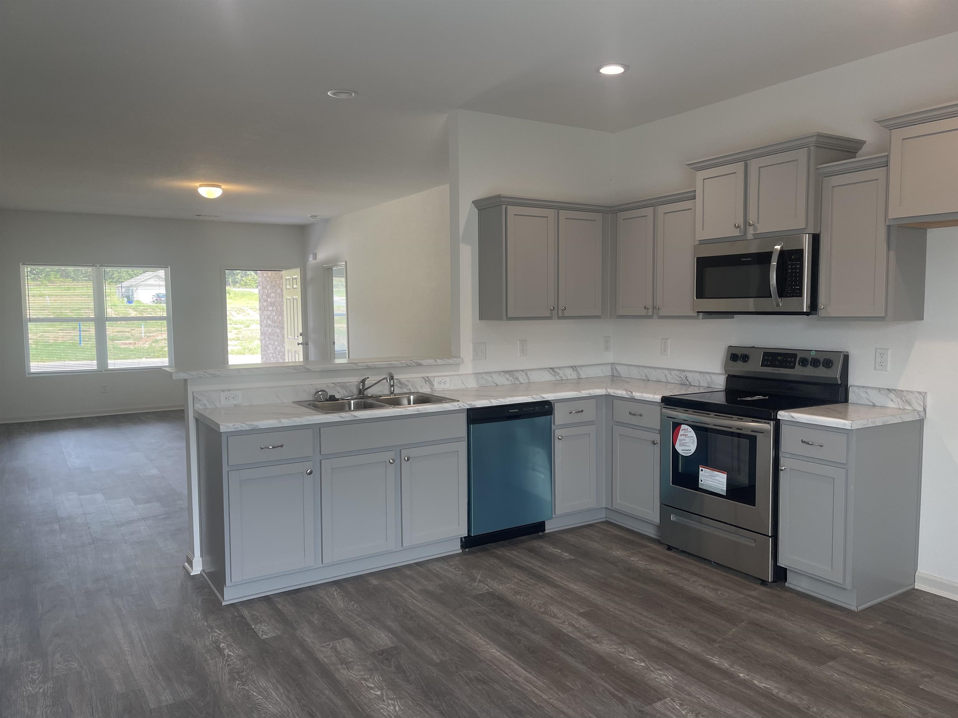 MUSEUM MEADOWS - Residential Lease