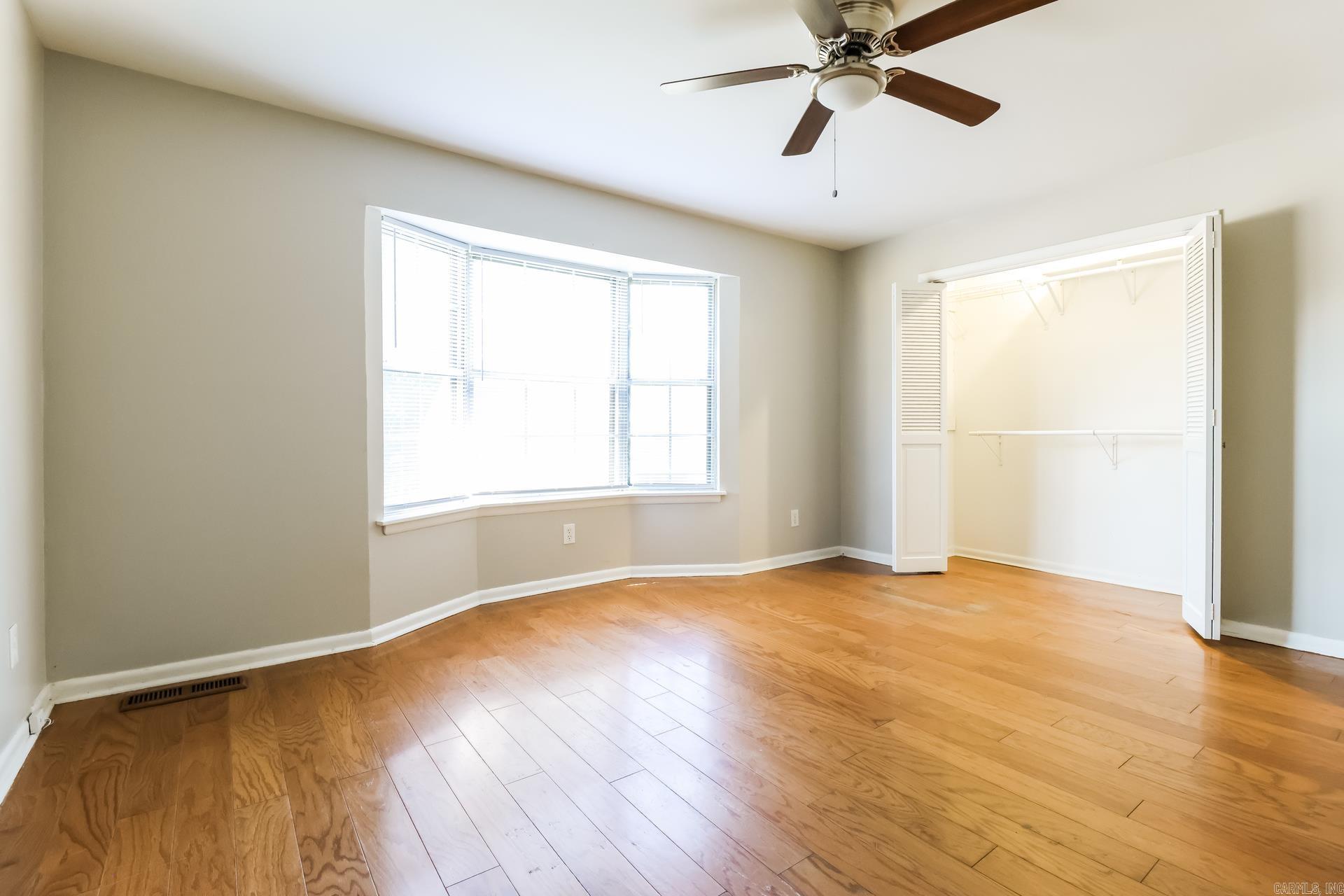 LEAWOOD HEIGHTS - Residential